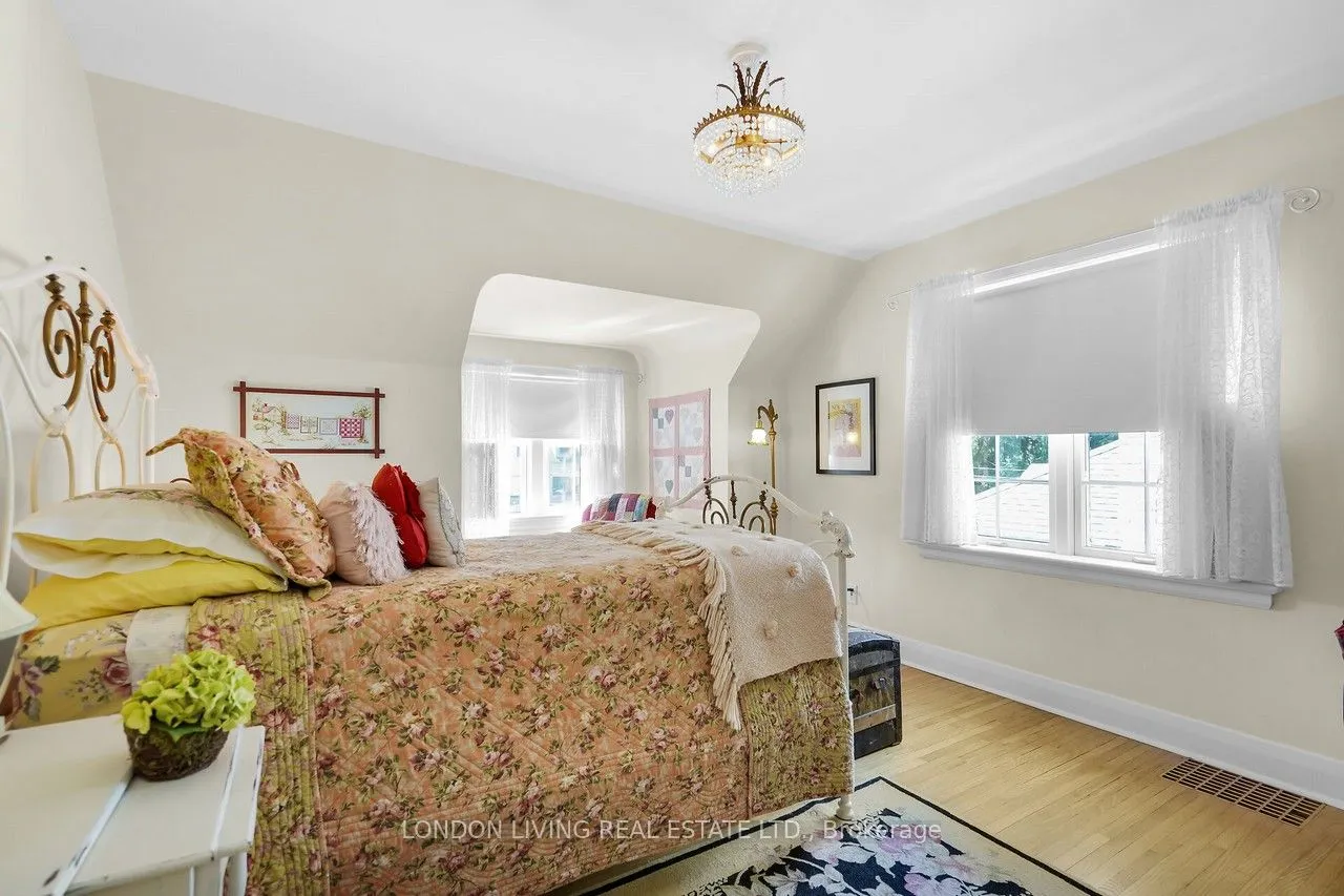 166 Iroquois Avenue
