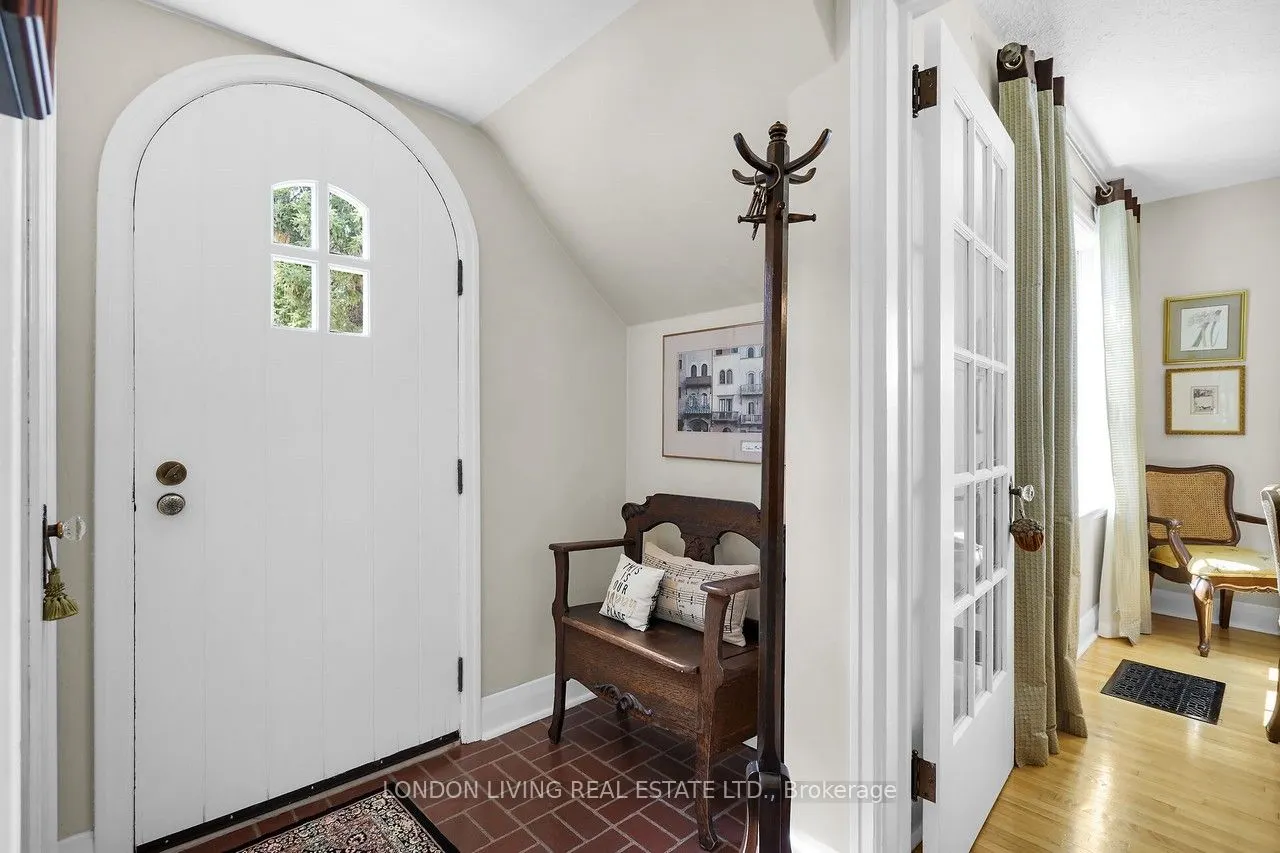 166 Iroquois Avenue