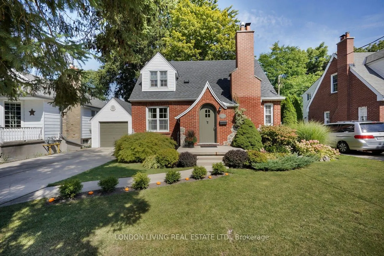 166 Iroquois Avenue