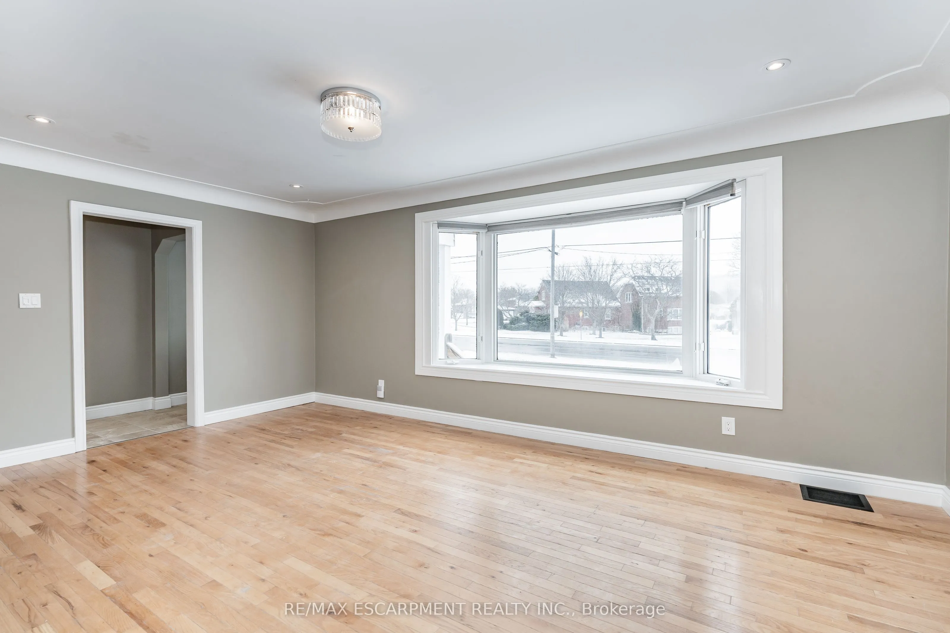 317 King Street E, #(UPPER)