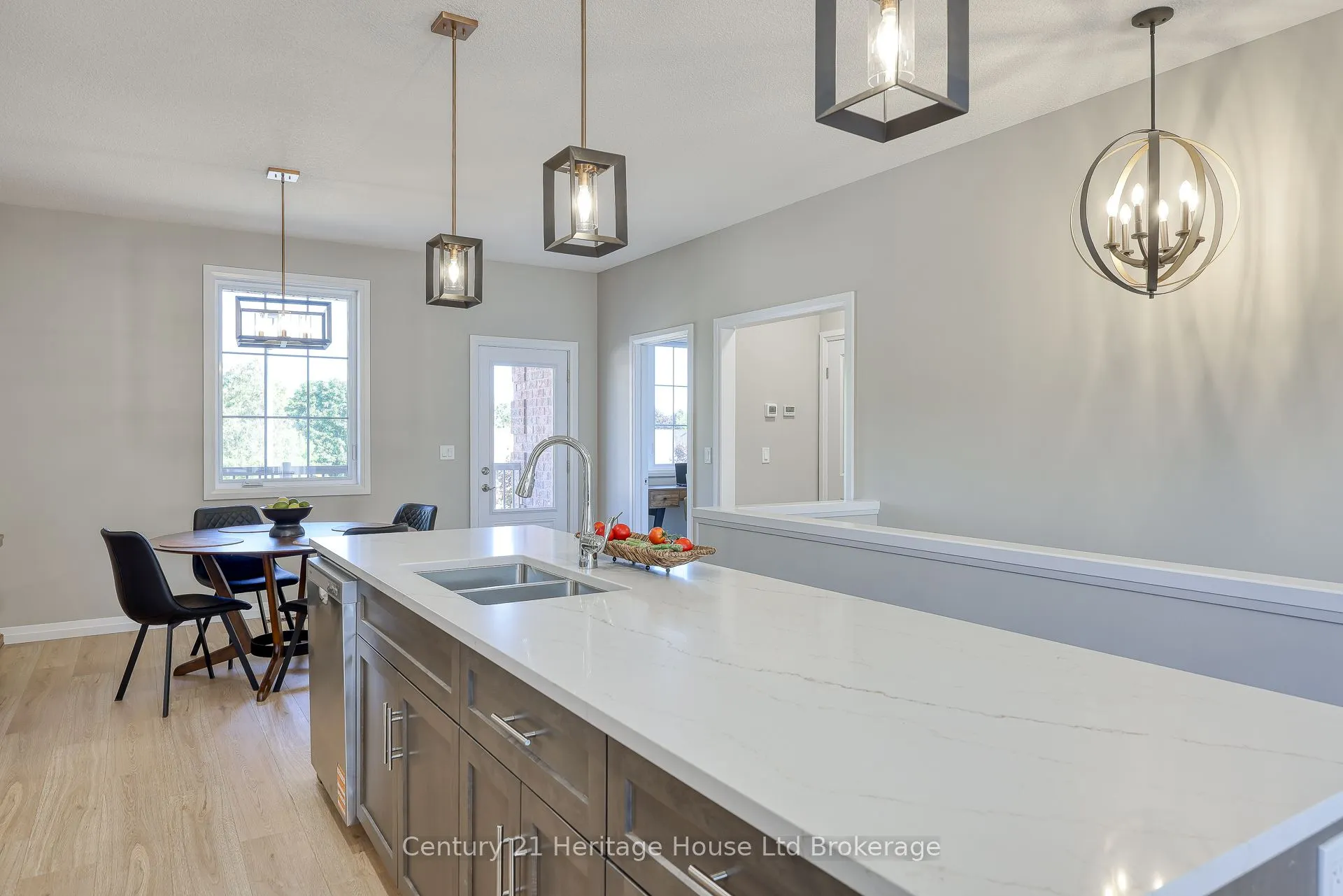 19 Anderson Street, #13