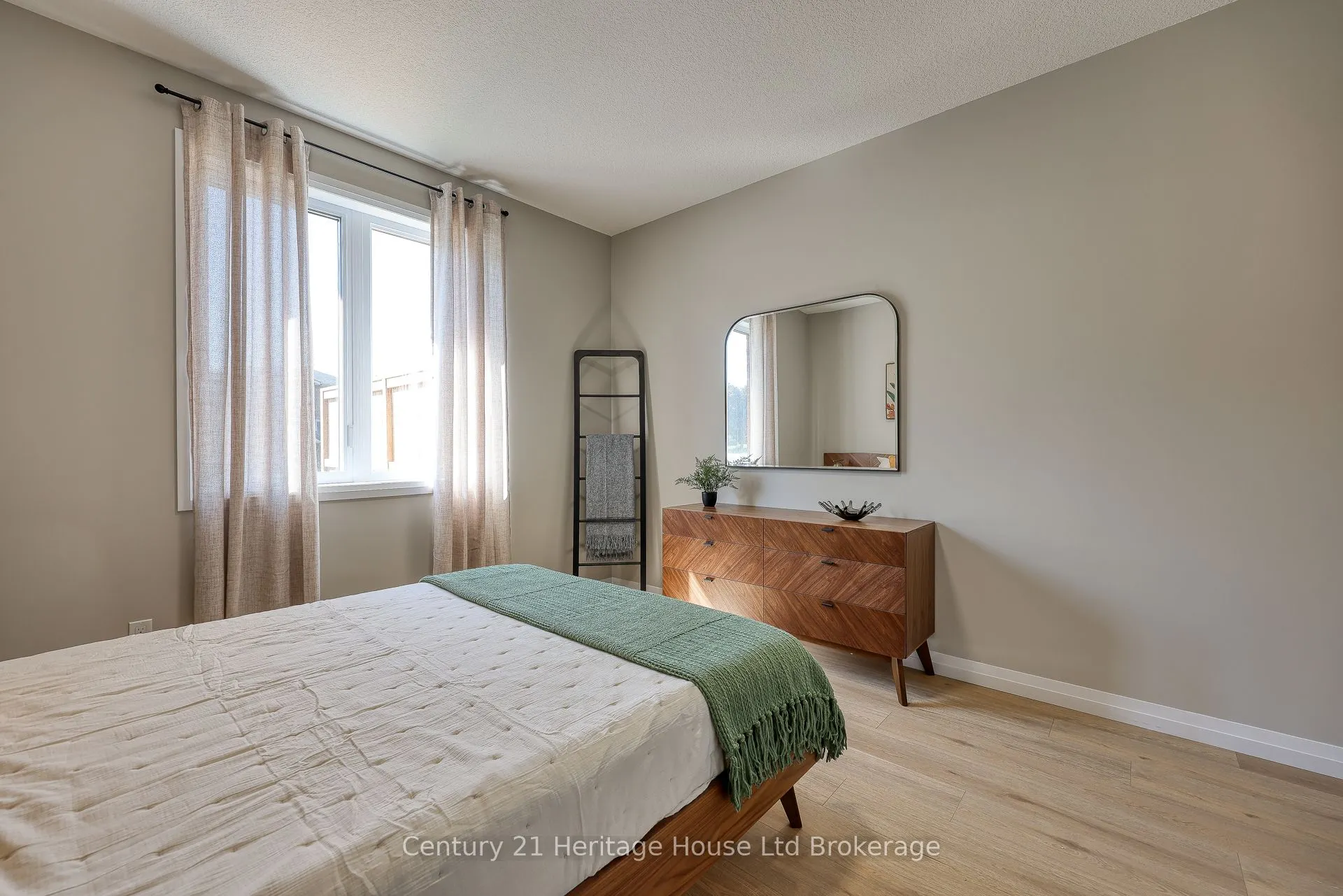 19 Anderson Street, #13