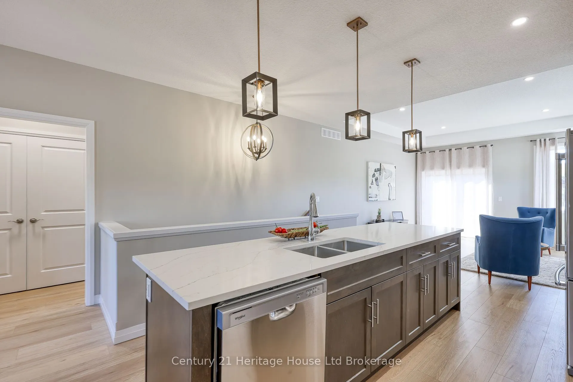 19 Anderson Street, #13