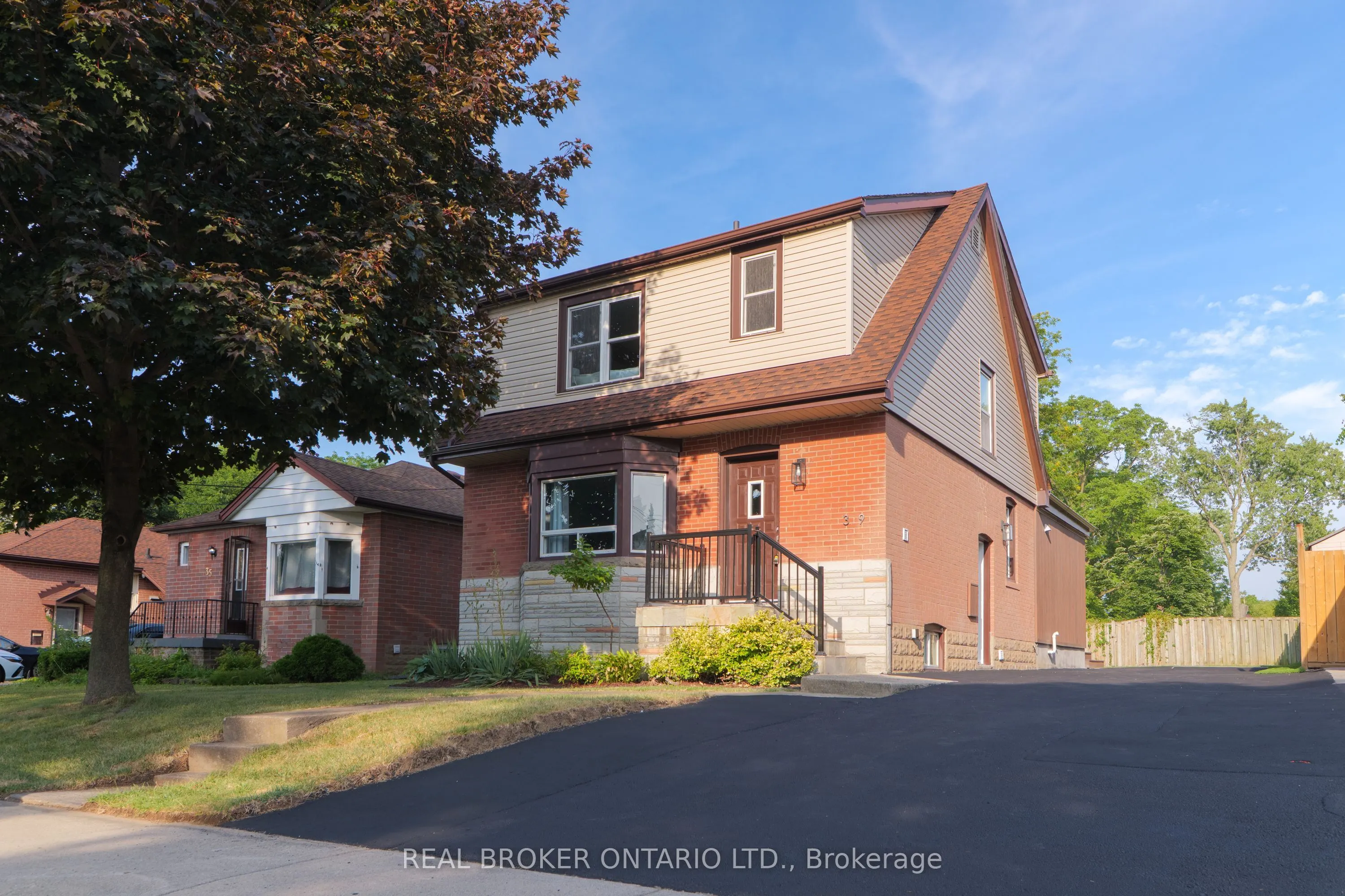 39 Cloverhill Road