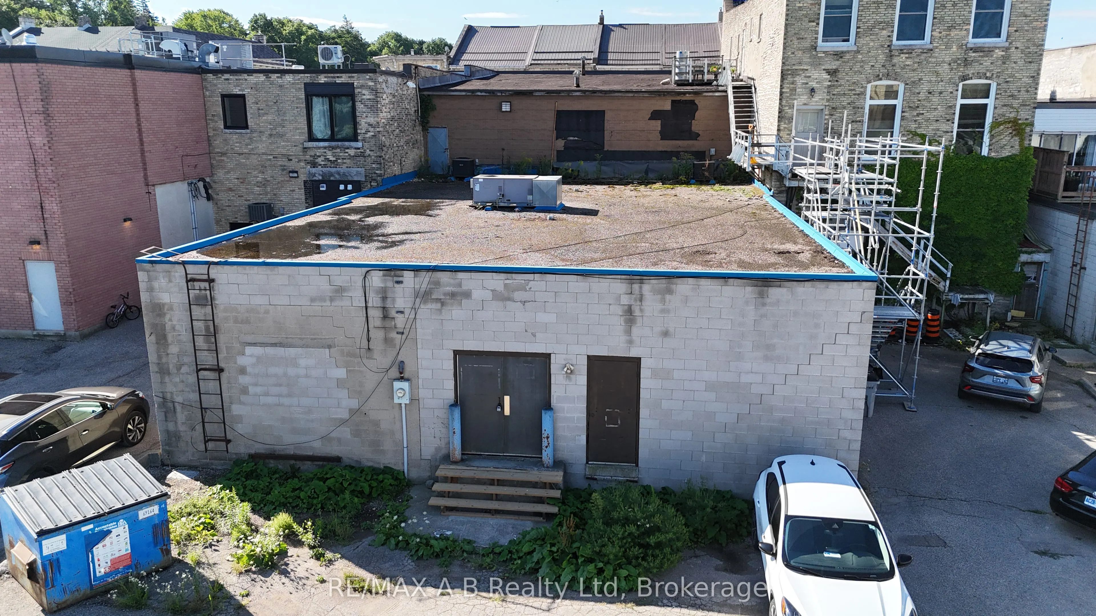 125 QUEEN Street E