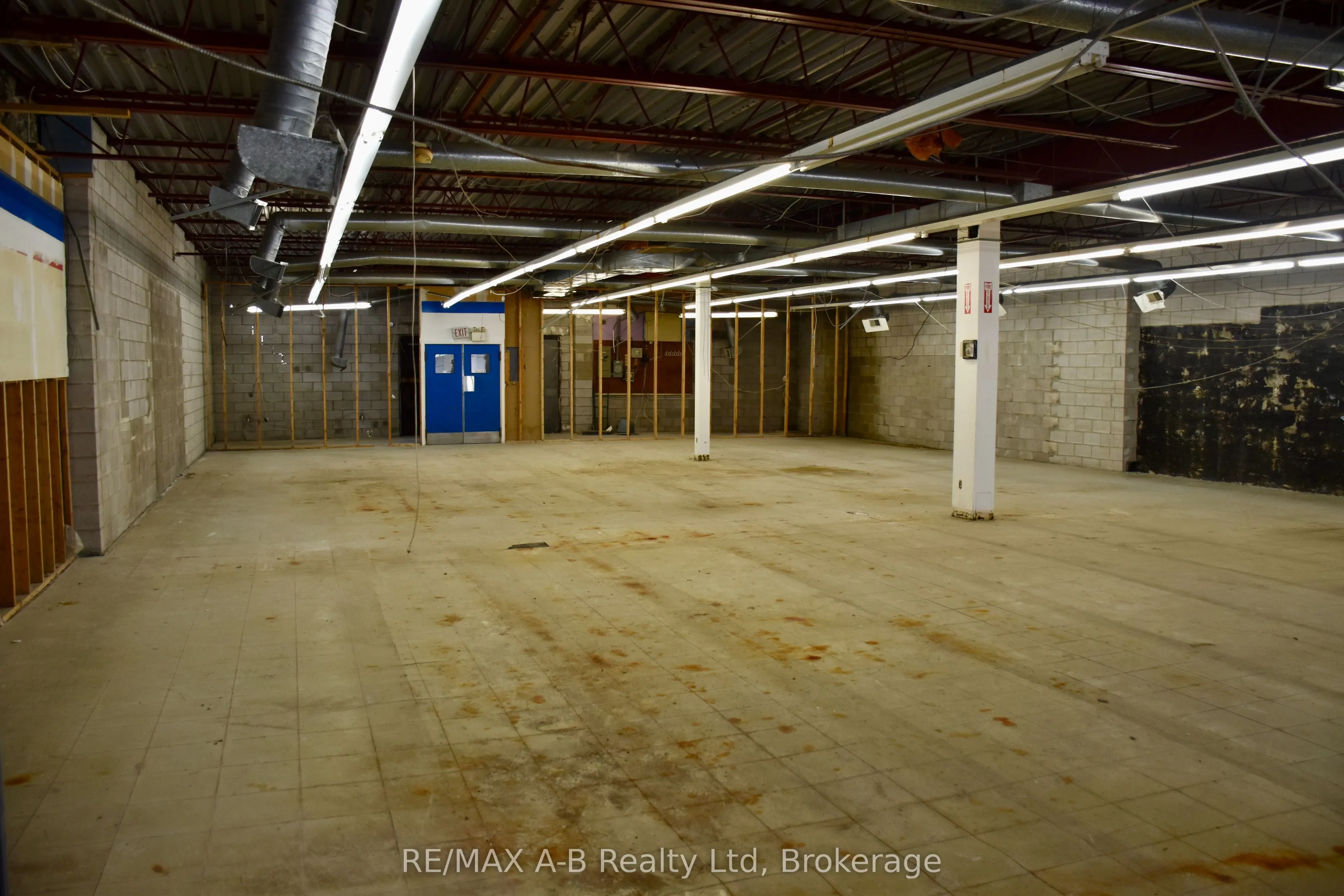 125 QUEEN Street E