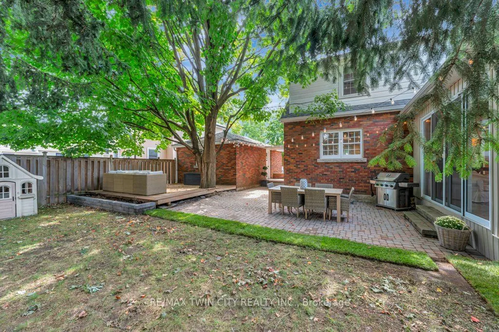 18 Ball Avenue
