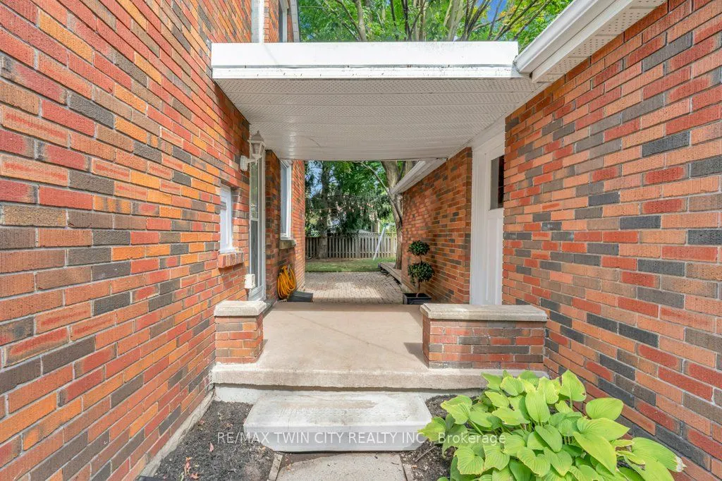 18 Ball Avenue