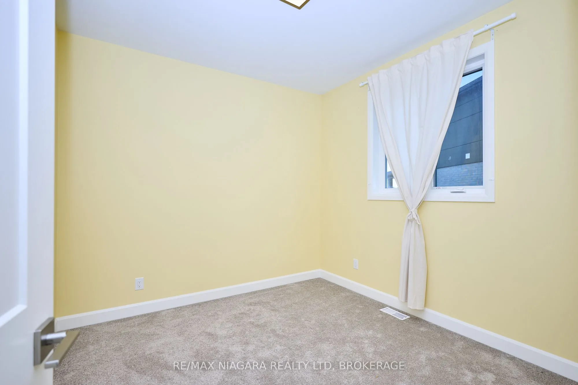 3947 Mitchell Crescent