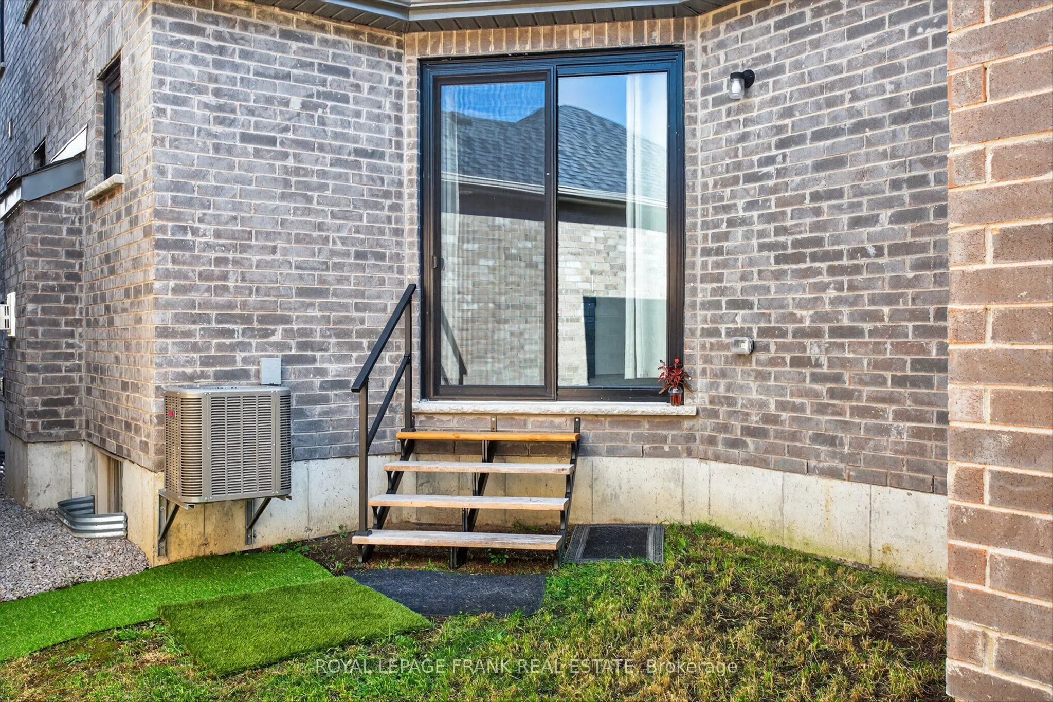 292 Noftall Gardens