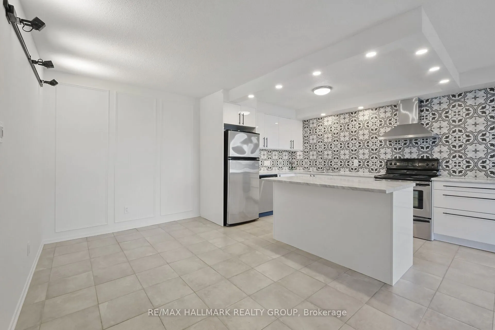 900 Dynes Road, #1904
