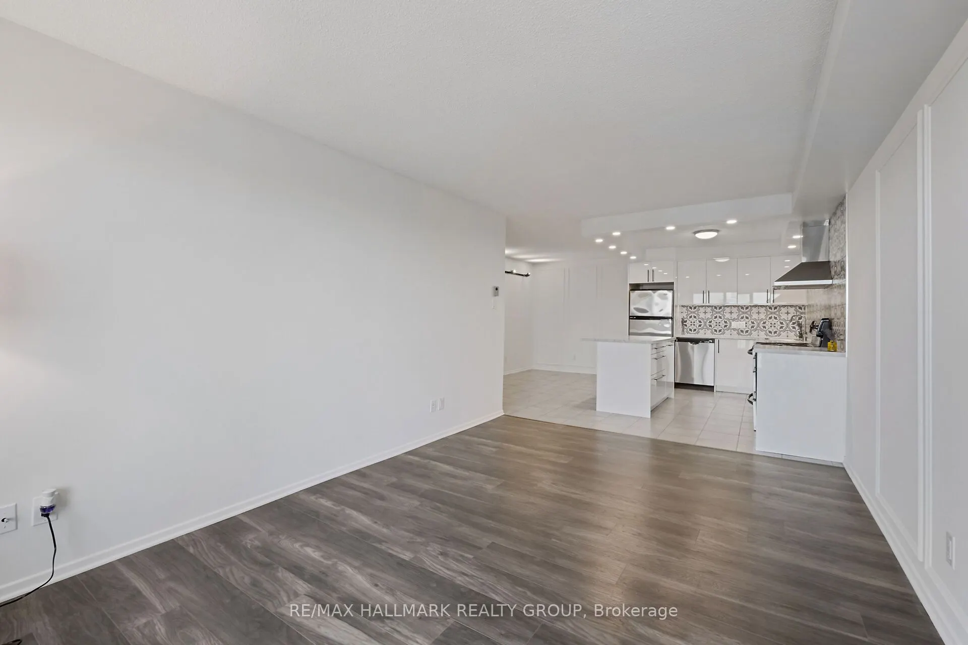 900 Dynes Road, #1904