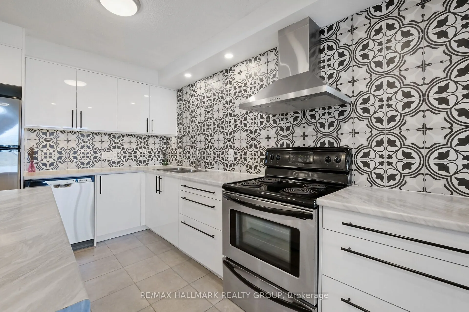 900 Dynes Road, #1904