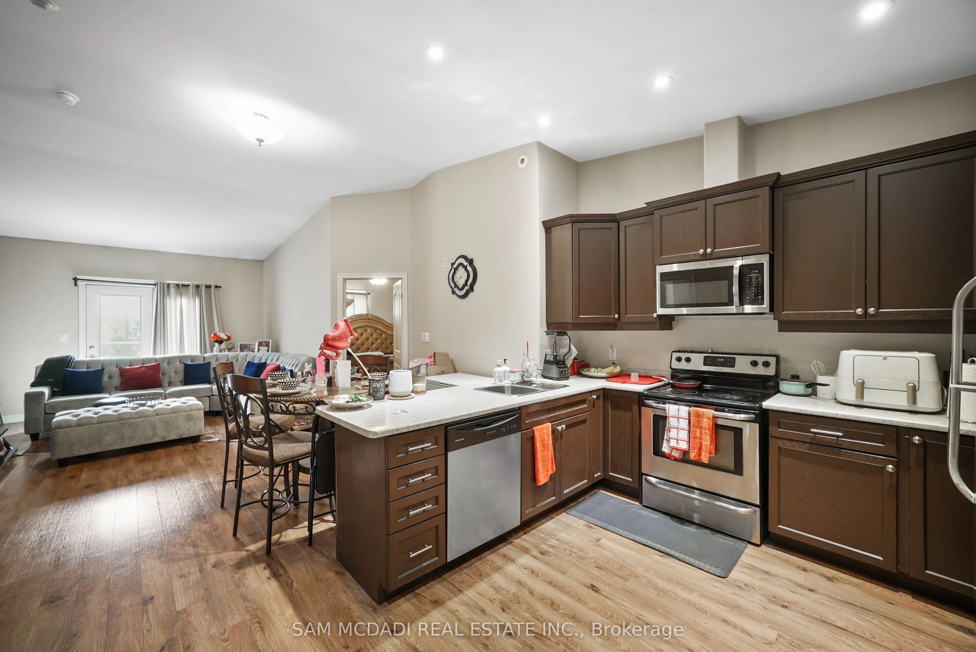 6928 Ailanthus Avenue, #303