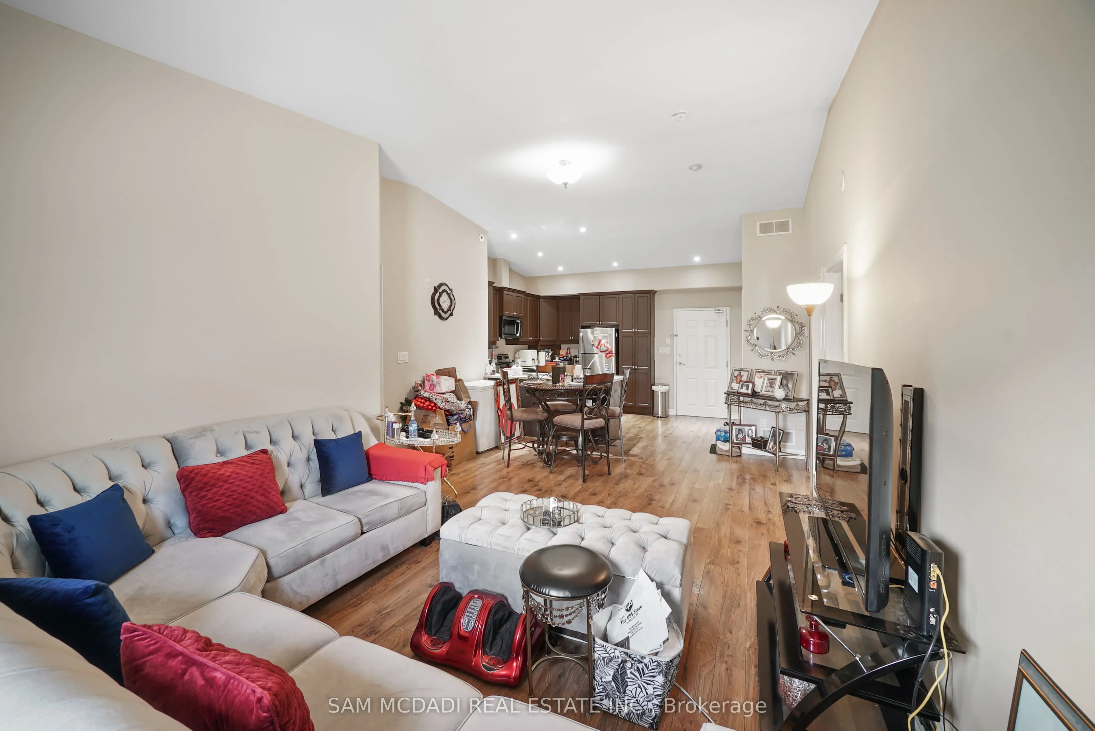 6928 Ailanthus Avenue, #303
