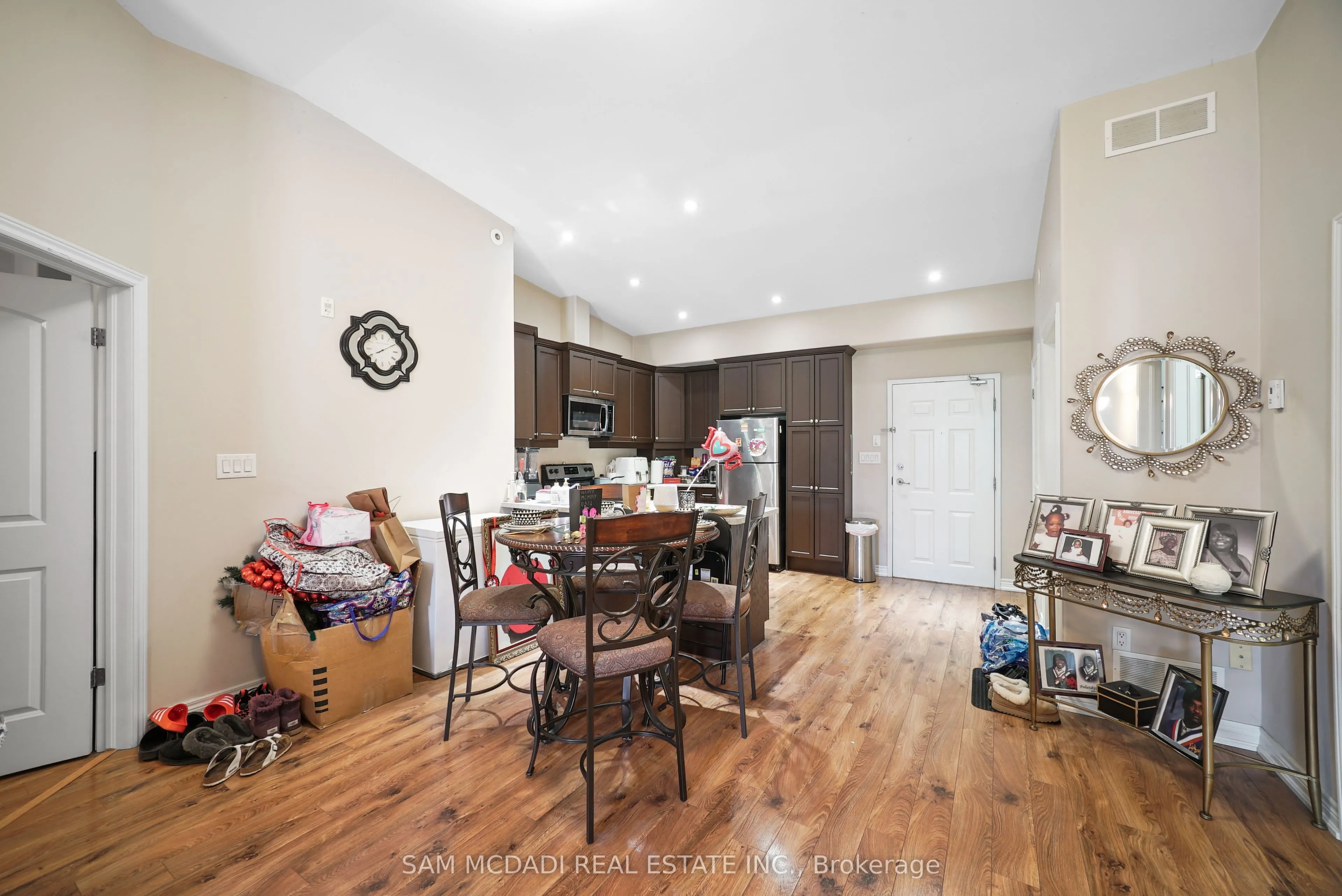 6928 Ailanthus Avenue, #303