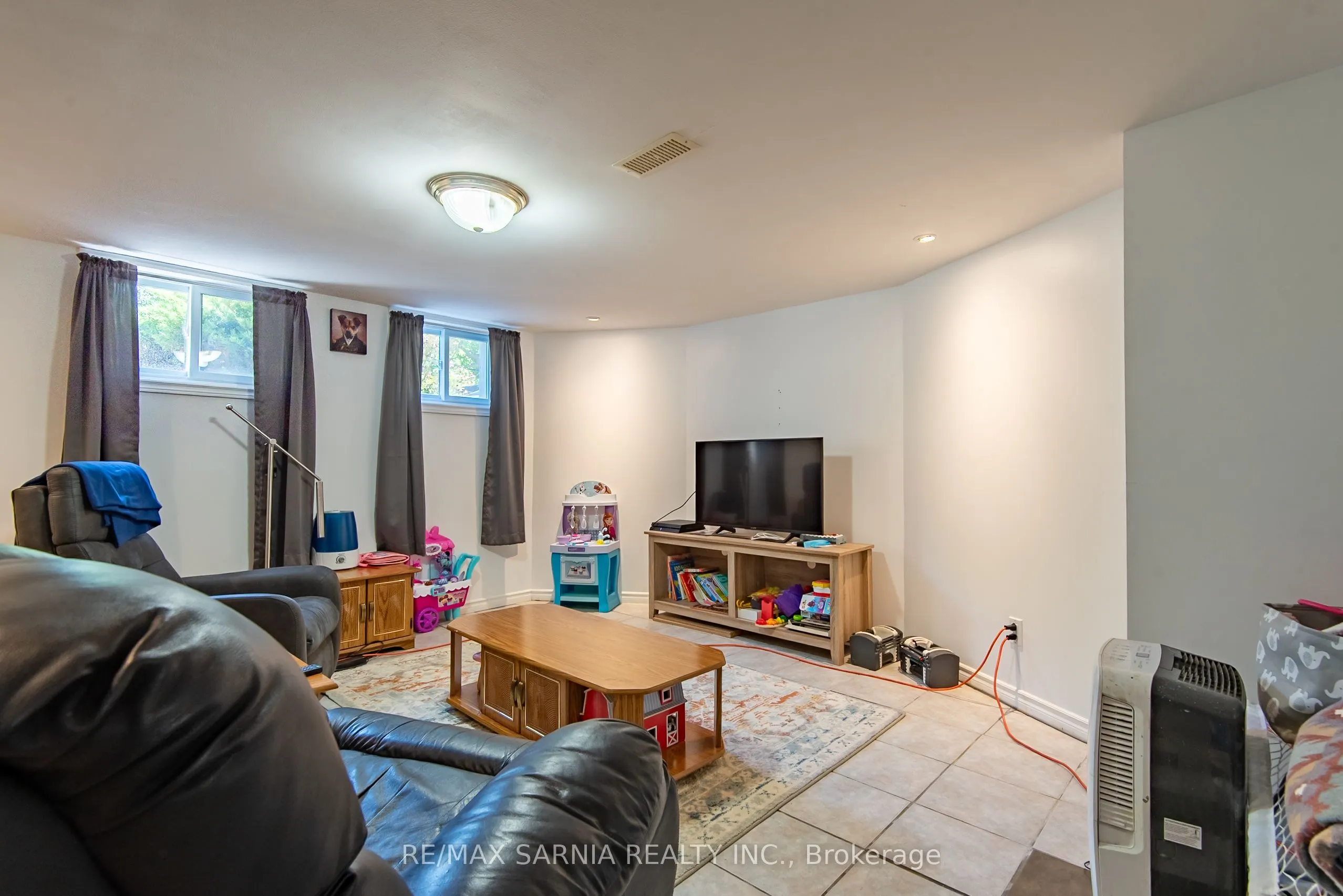 3488 Egremont Road