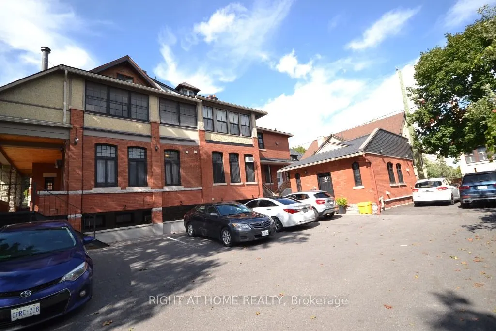 17 Marlborough Avenue, #101