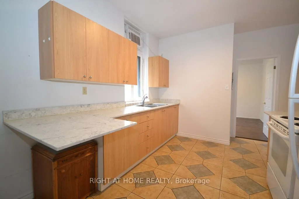 17 Marlborough Avenue, #101