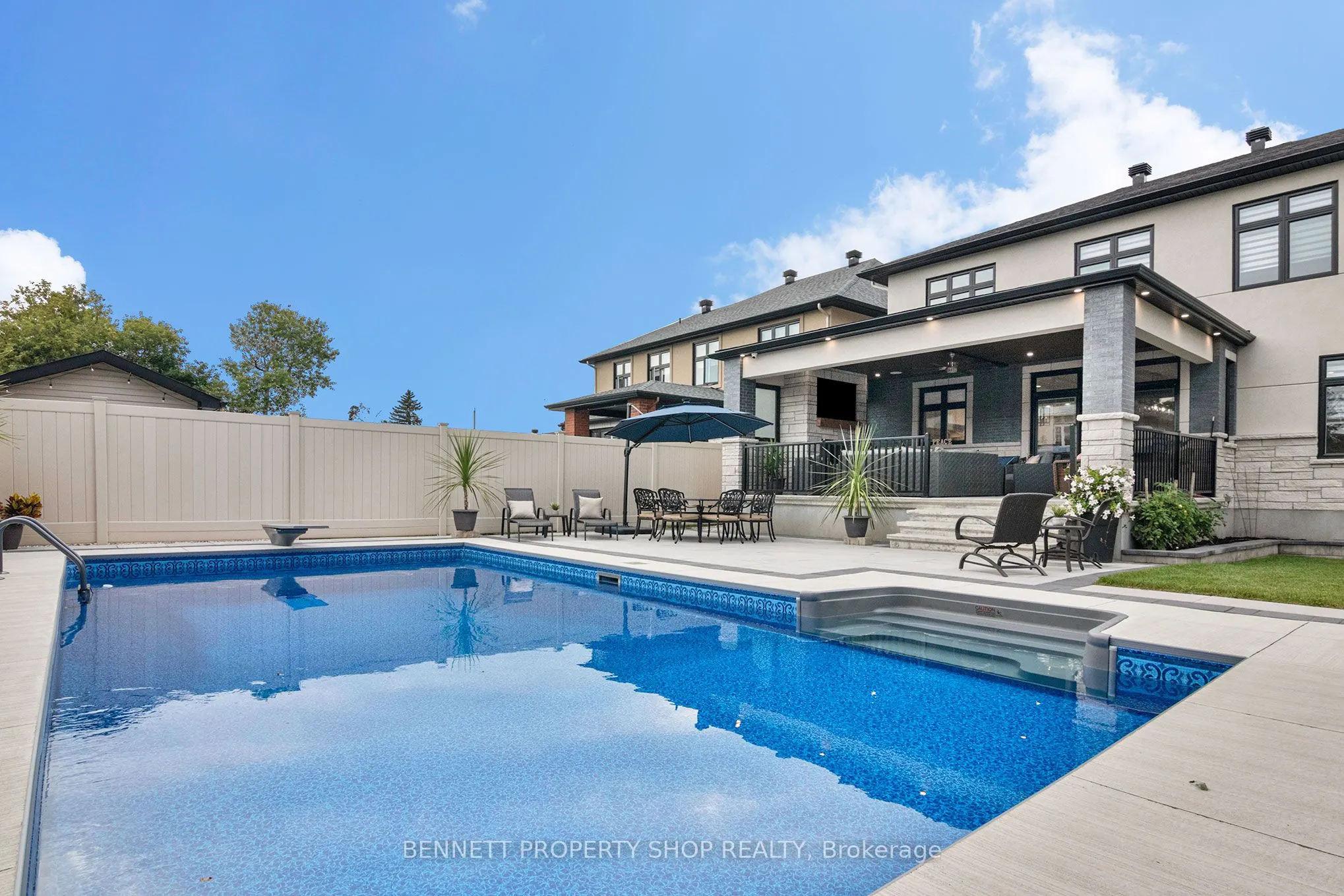 10 Westwood Drive