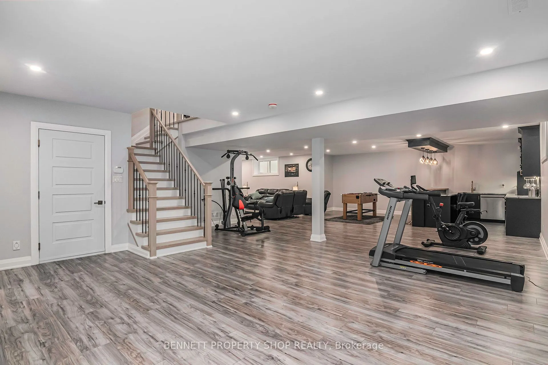 10 Westwood Drive