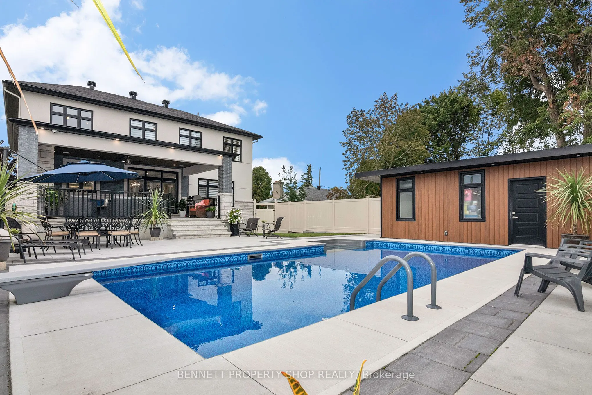 10 Westwood Drive