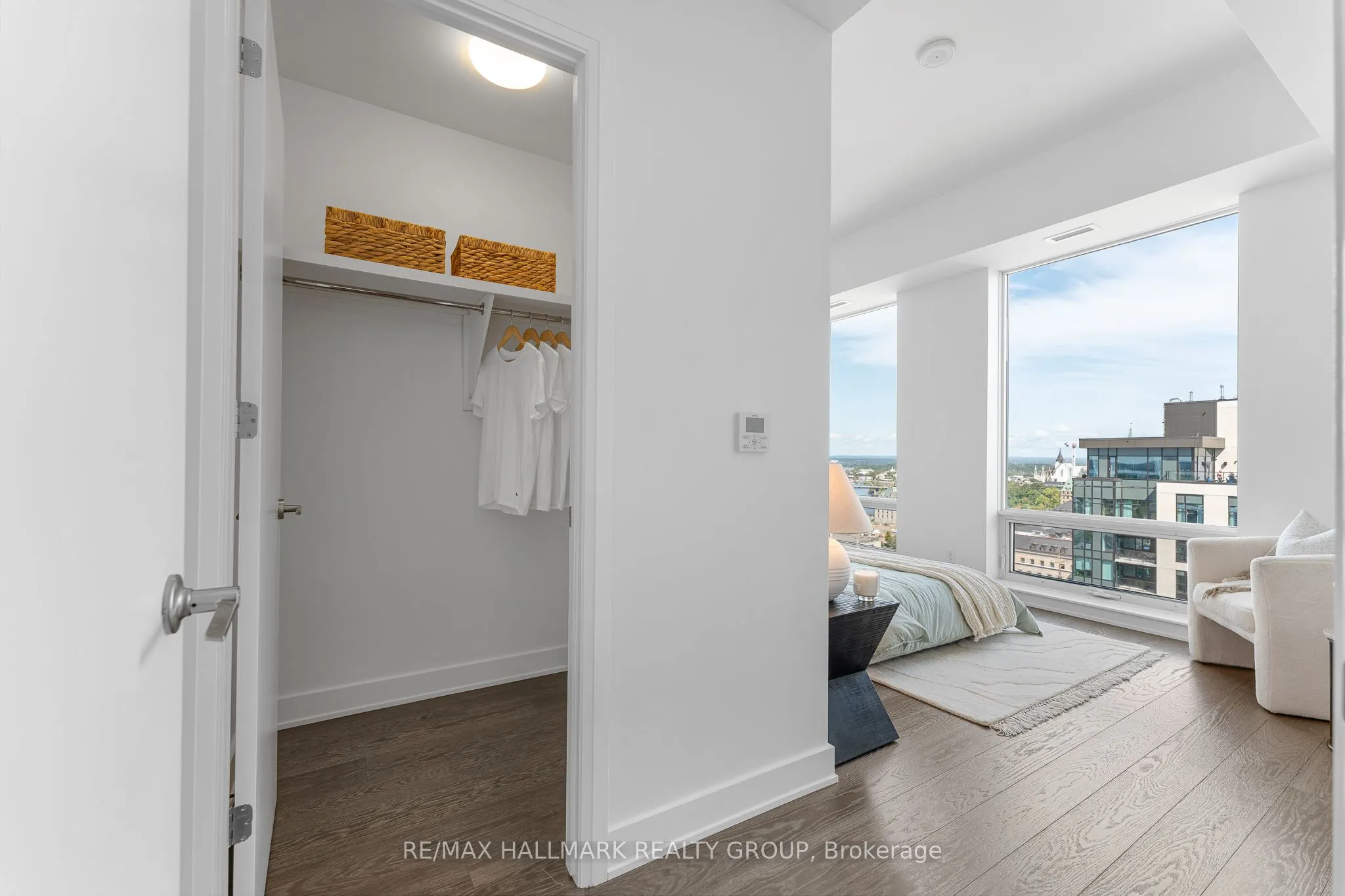 428 Sparks Street, #2001