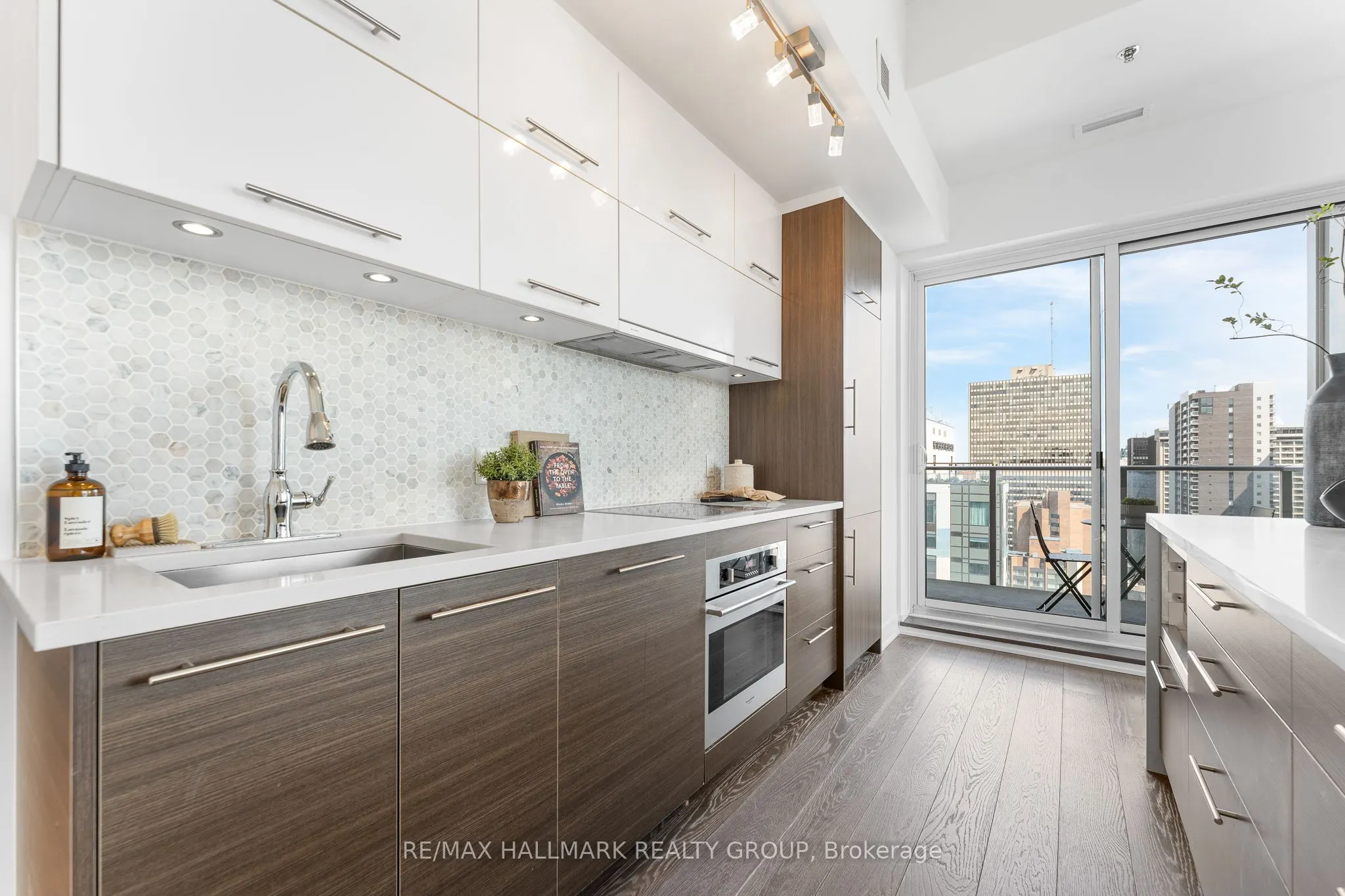 428 Sparks Street, #2001