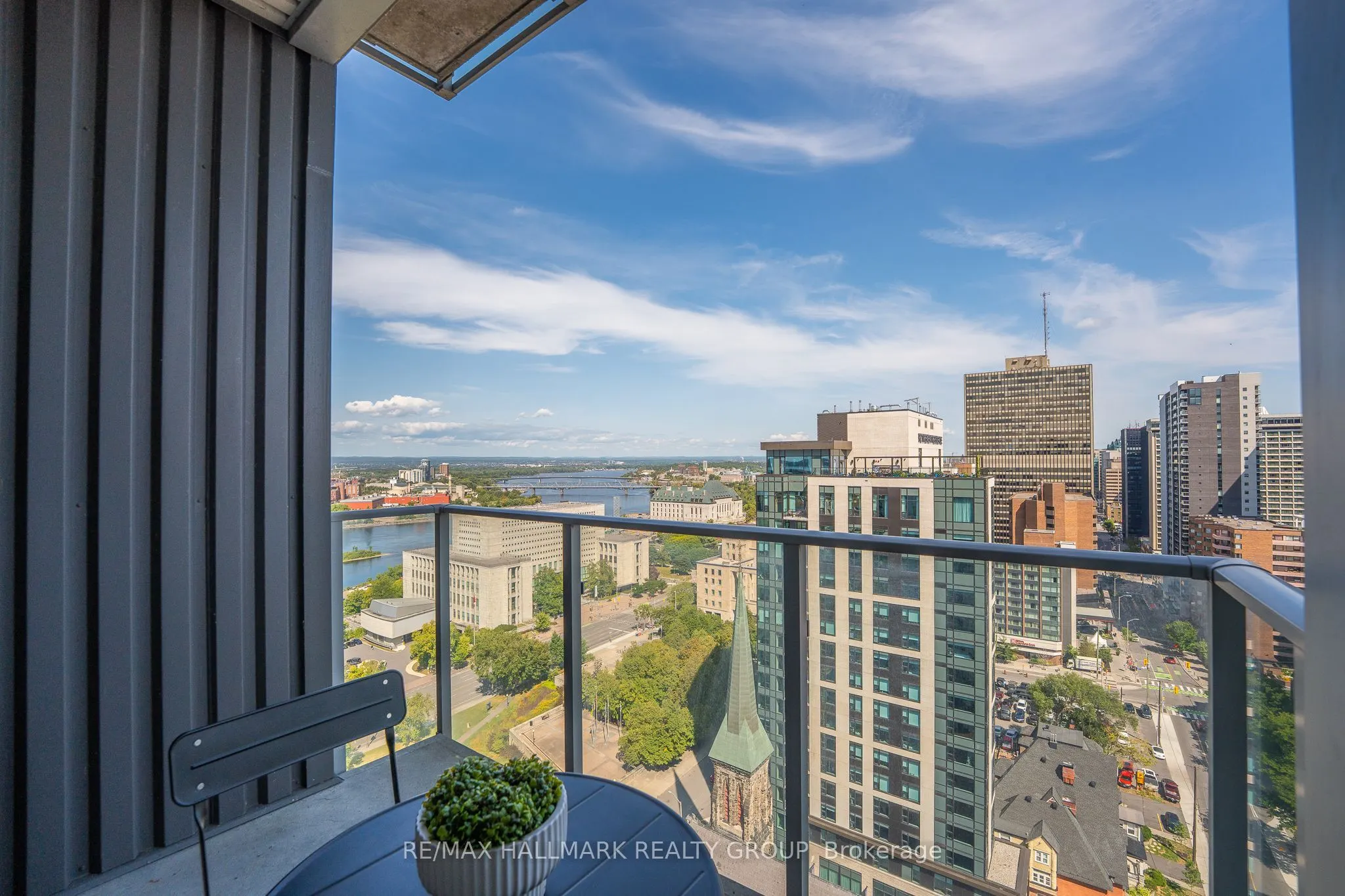 428 Sparks Street, #2001
