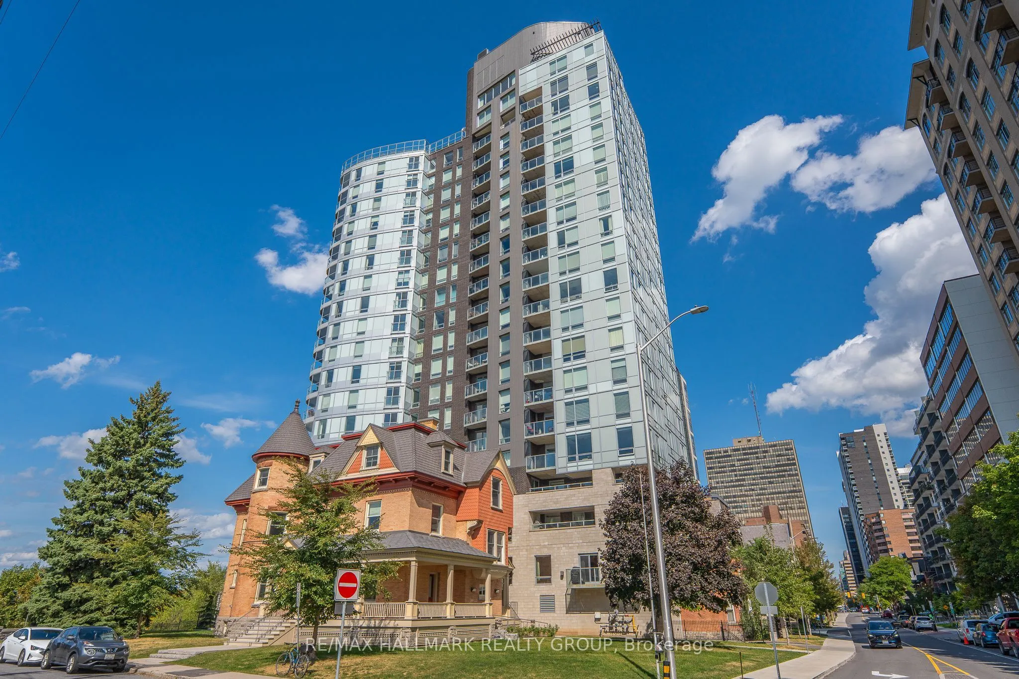 428 Sparks Street, #2001