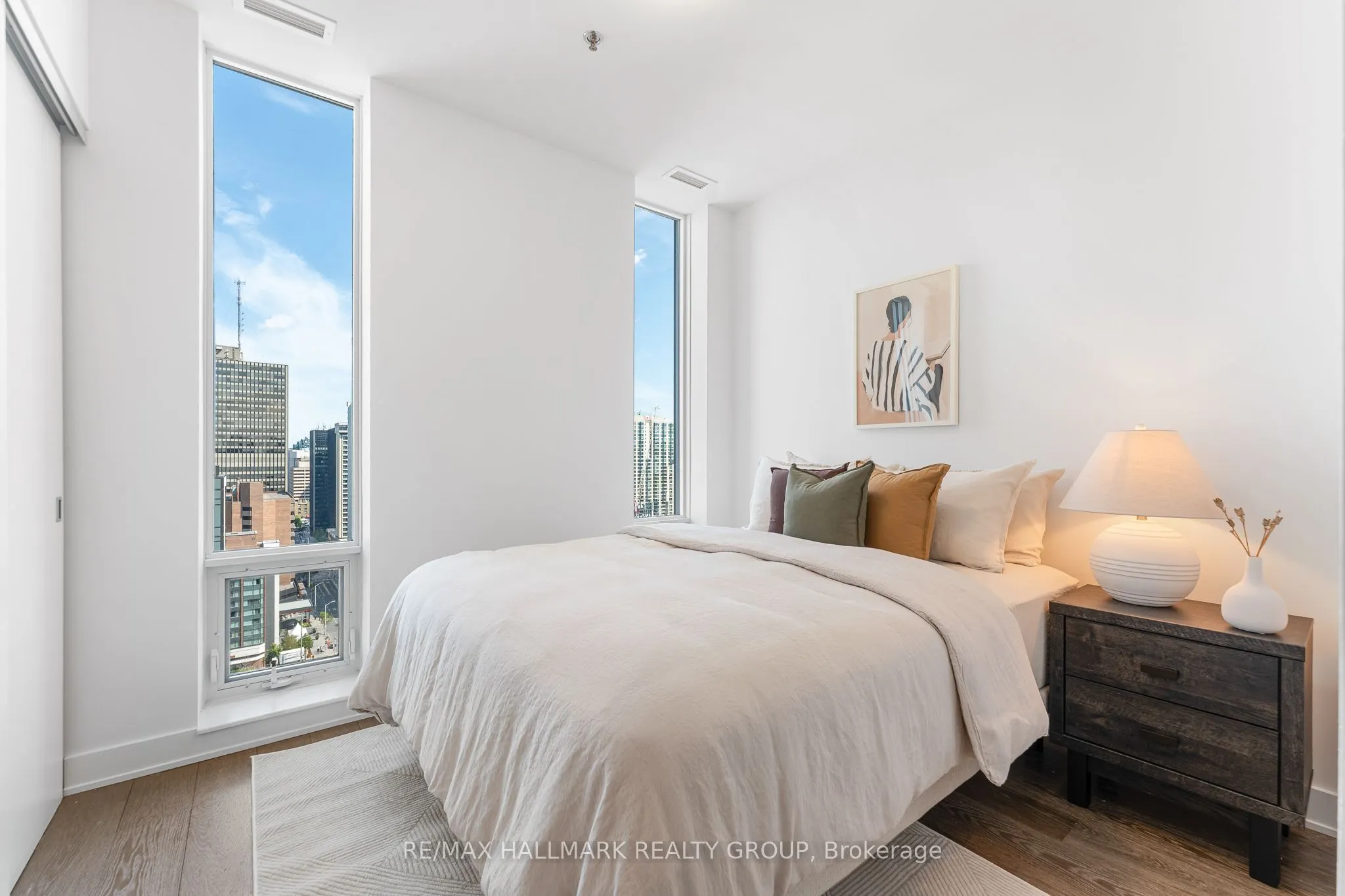 428 Sparks Street, #2001