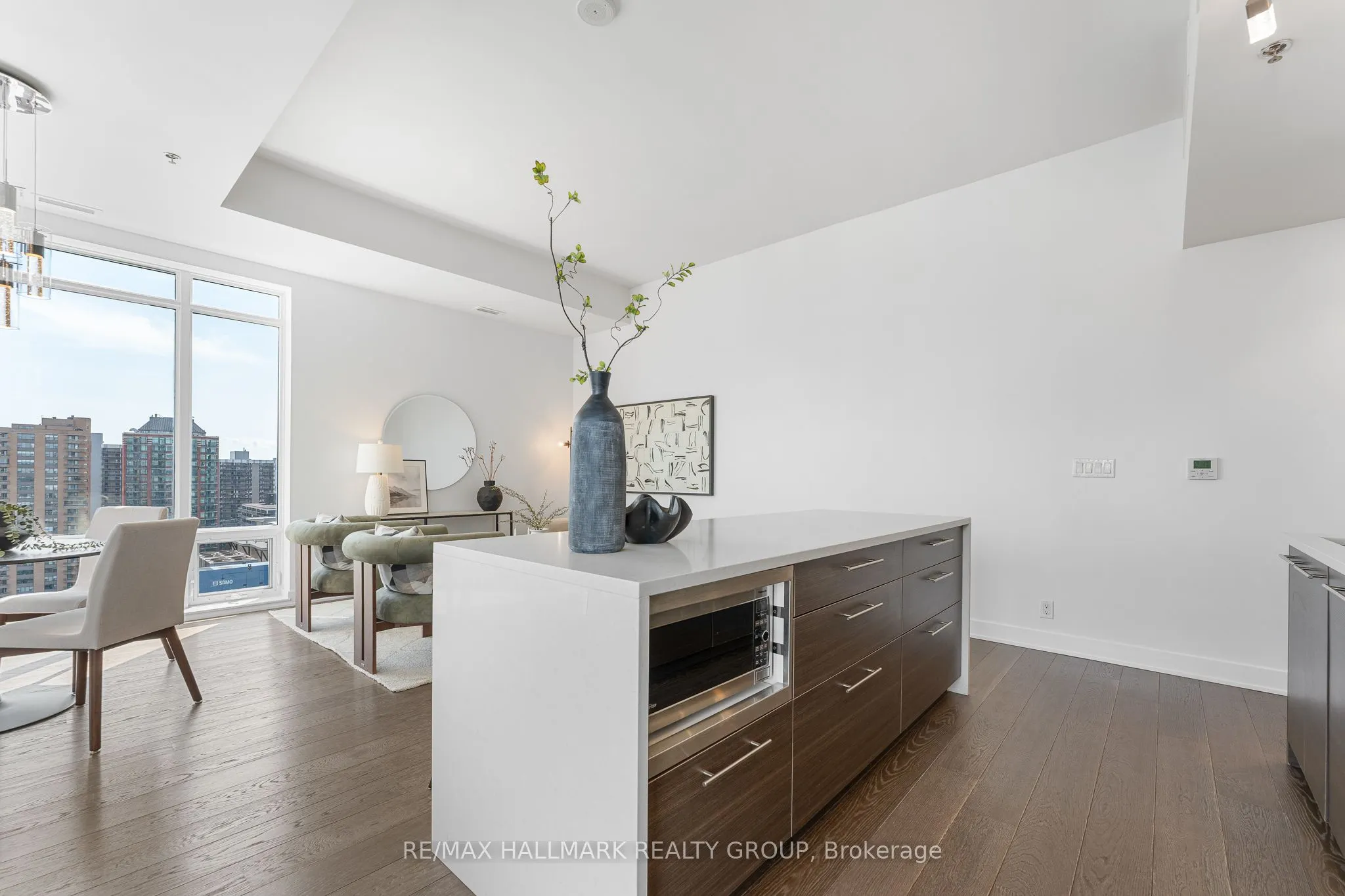428 Sparks Street, #2001