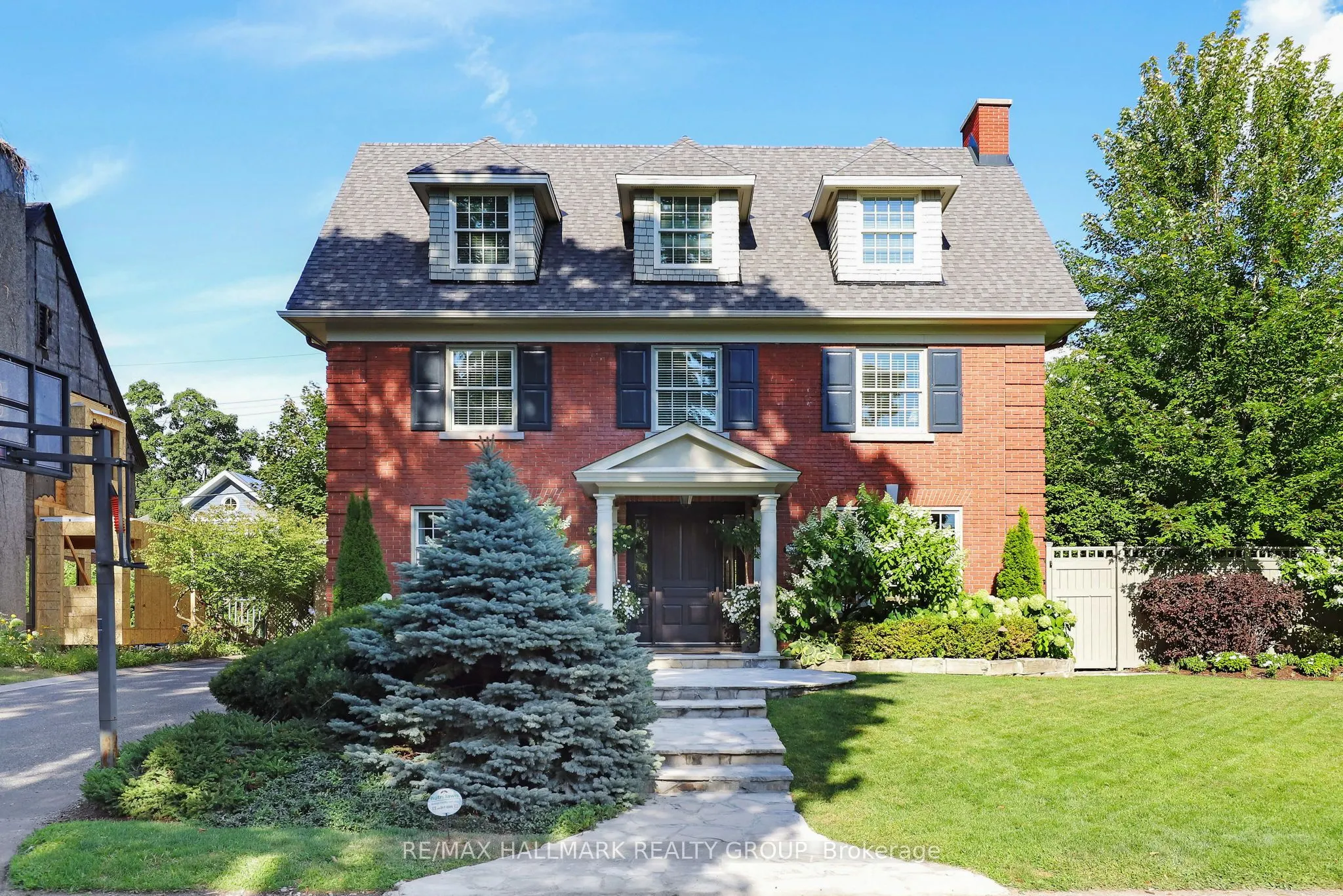 525 Piccadilly Avenue