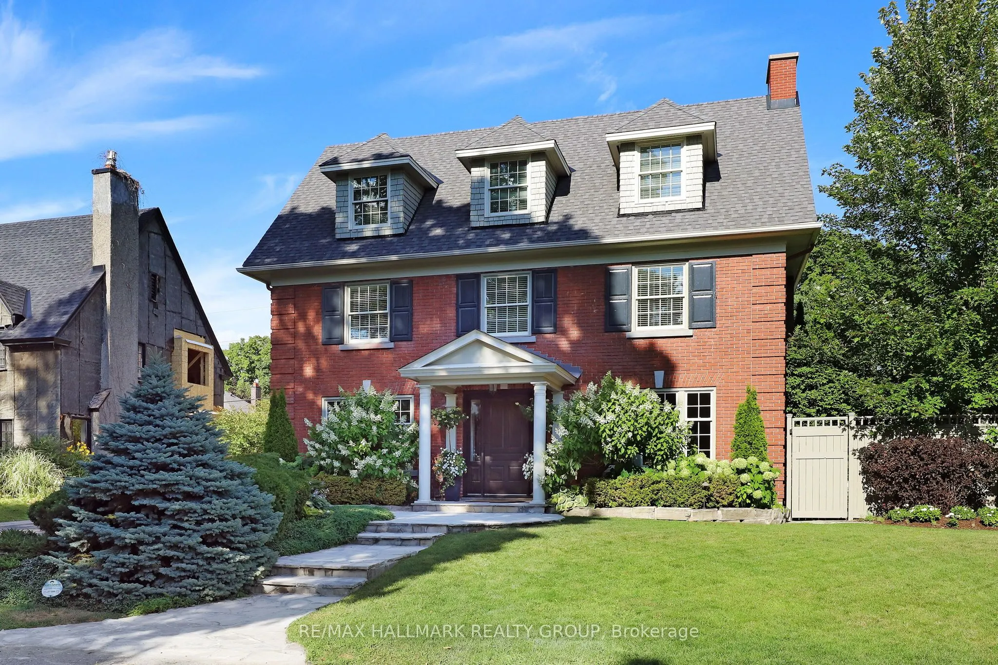 525 Piccadilly Avenue