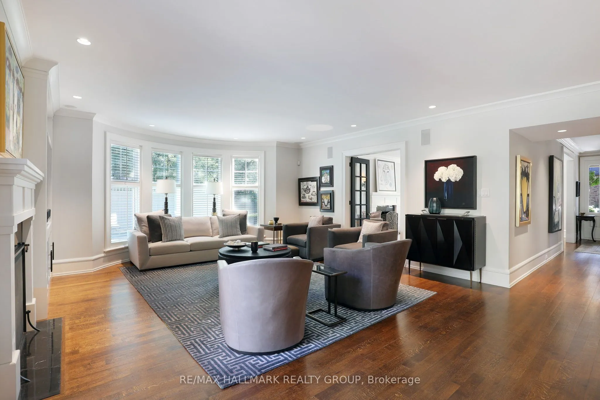 525 Piccadilly Avenue