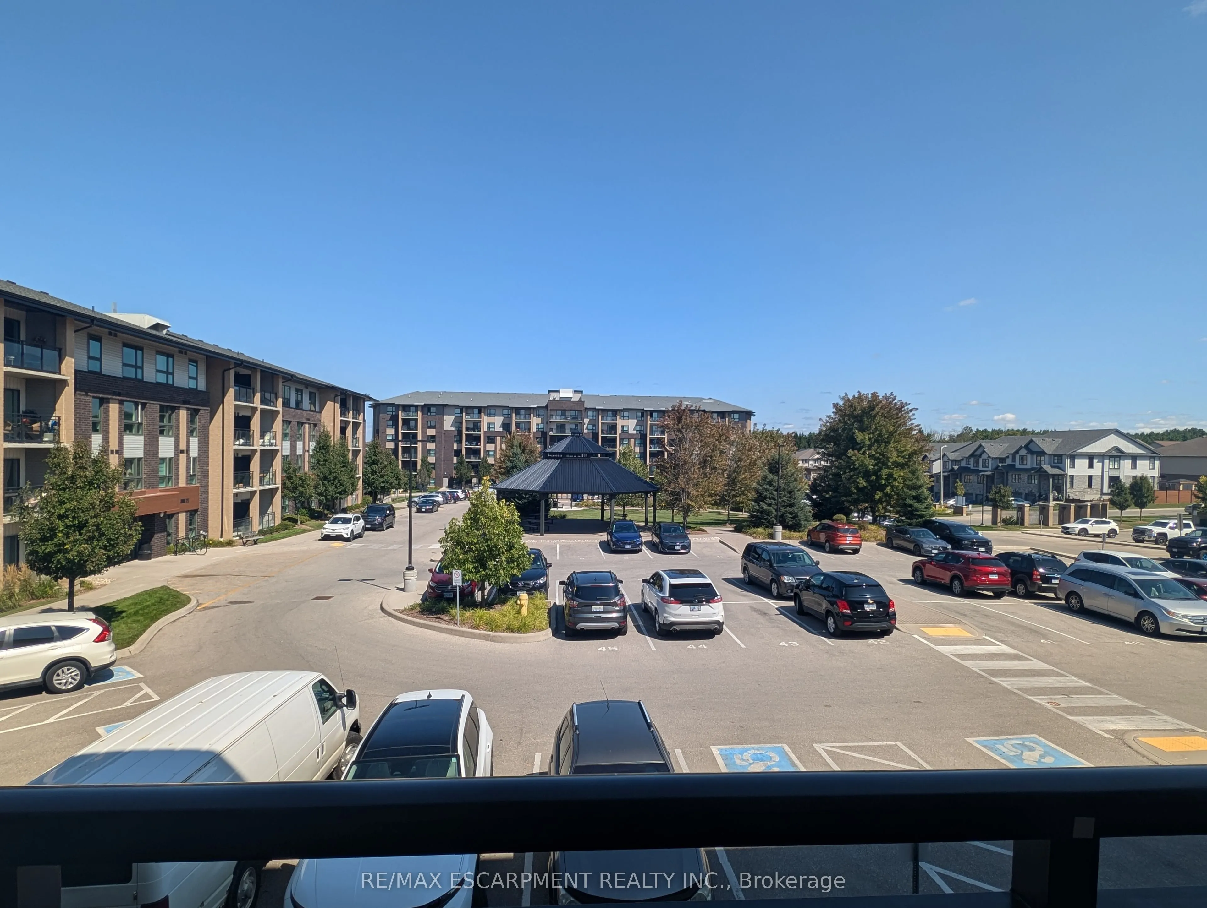 25 Kay Crescent, #207