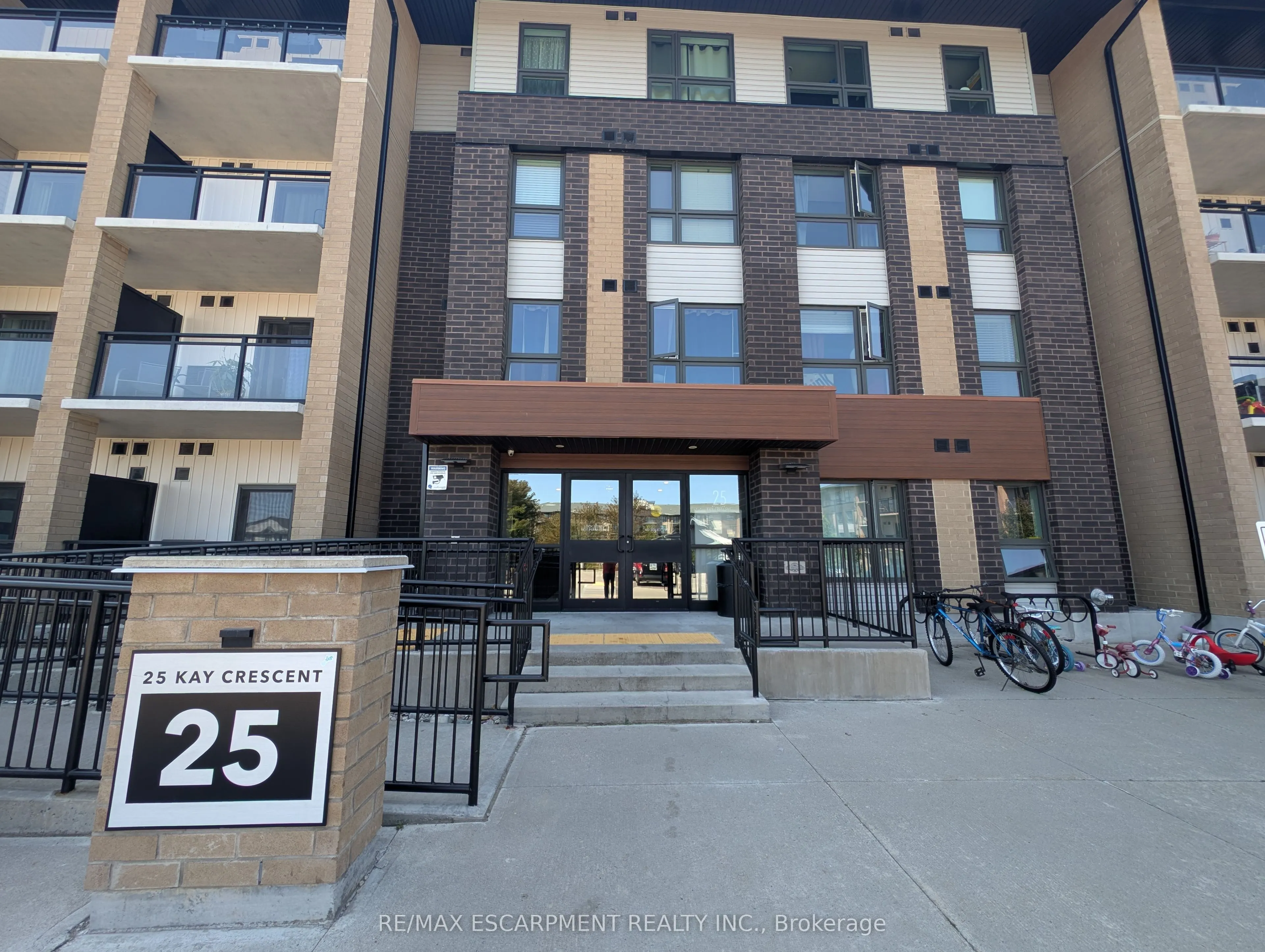 25 Kay Crescent, #207
