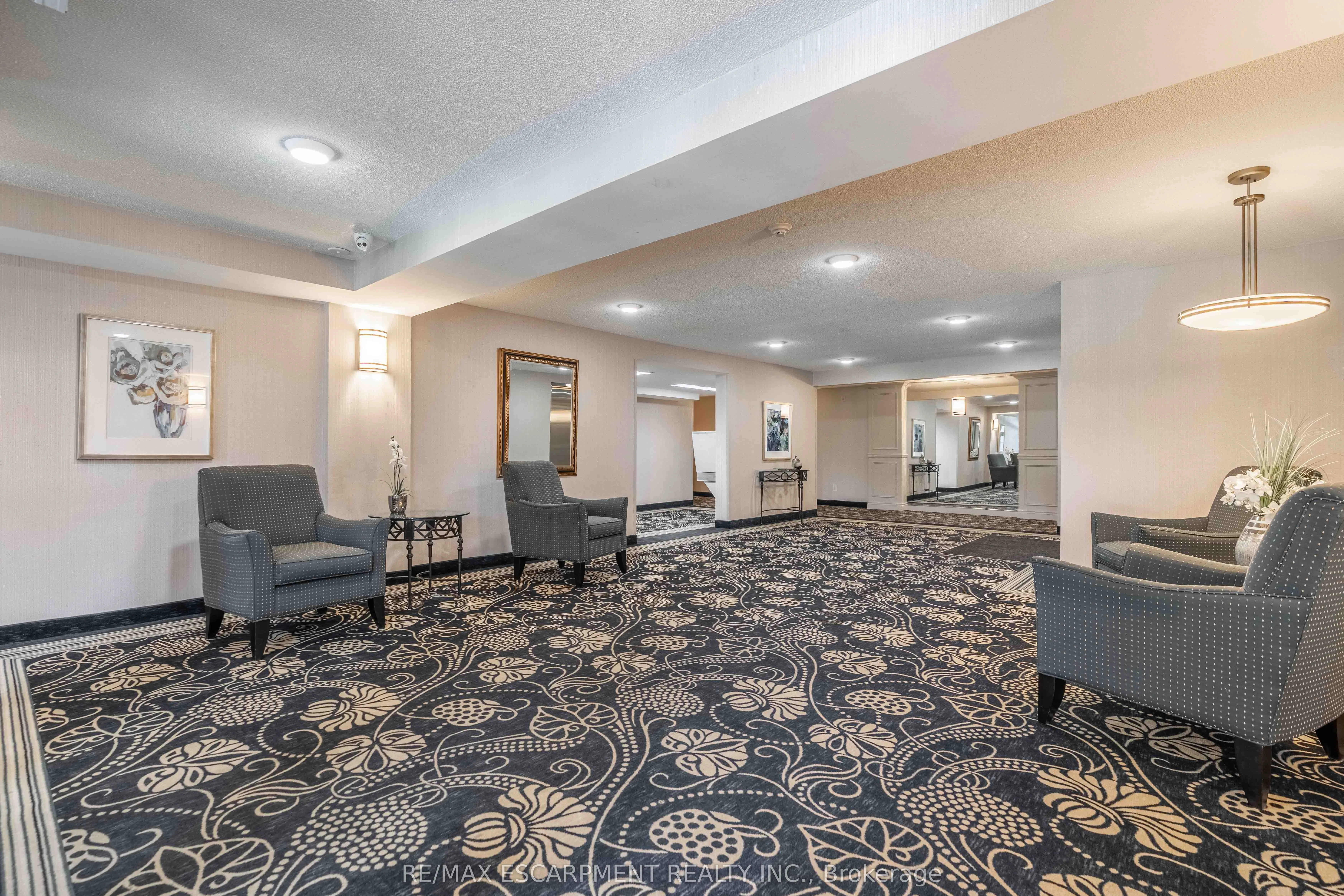 980 Golf Links Road, #207