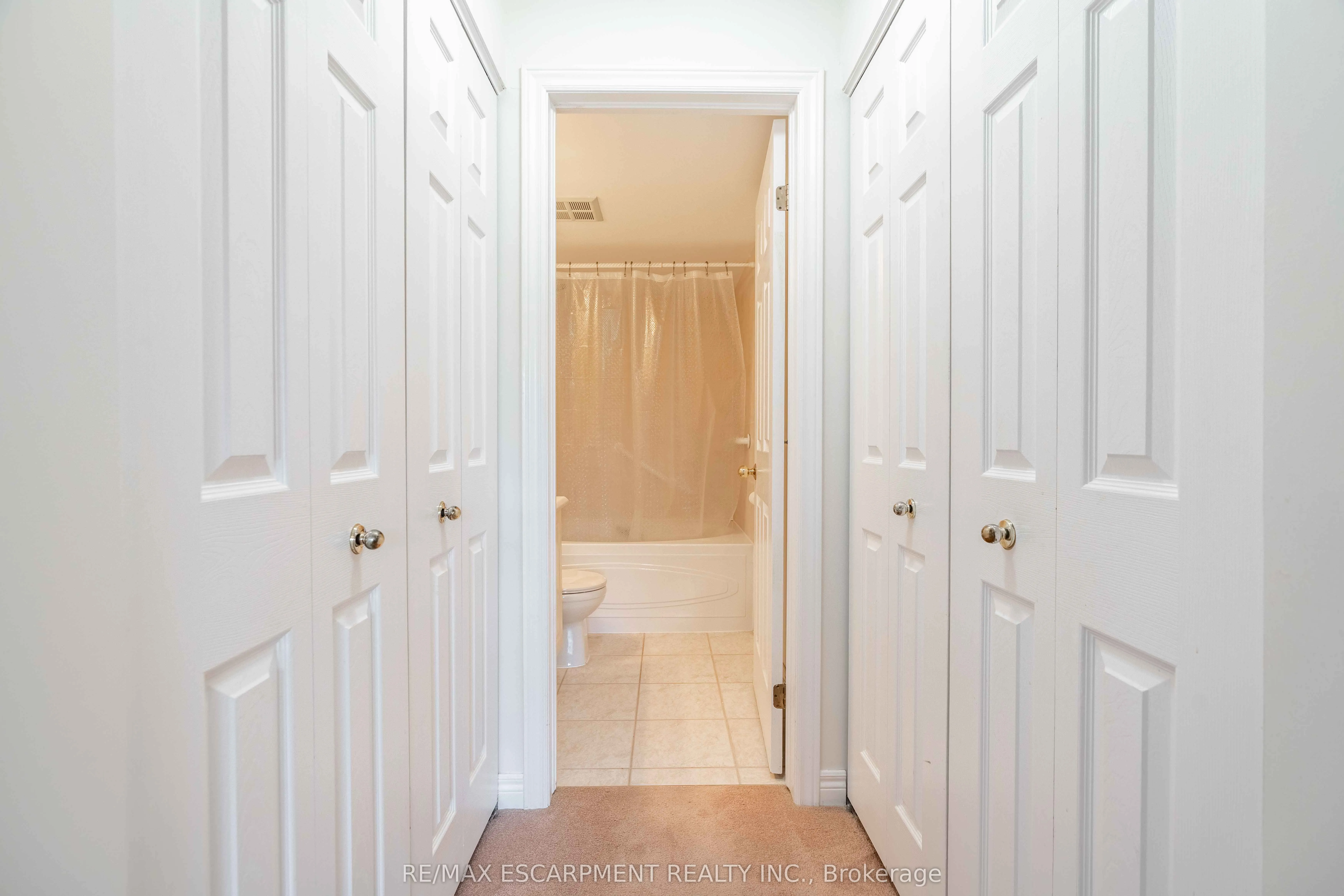 980 Golf Links Road, #207