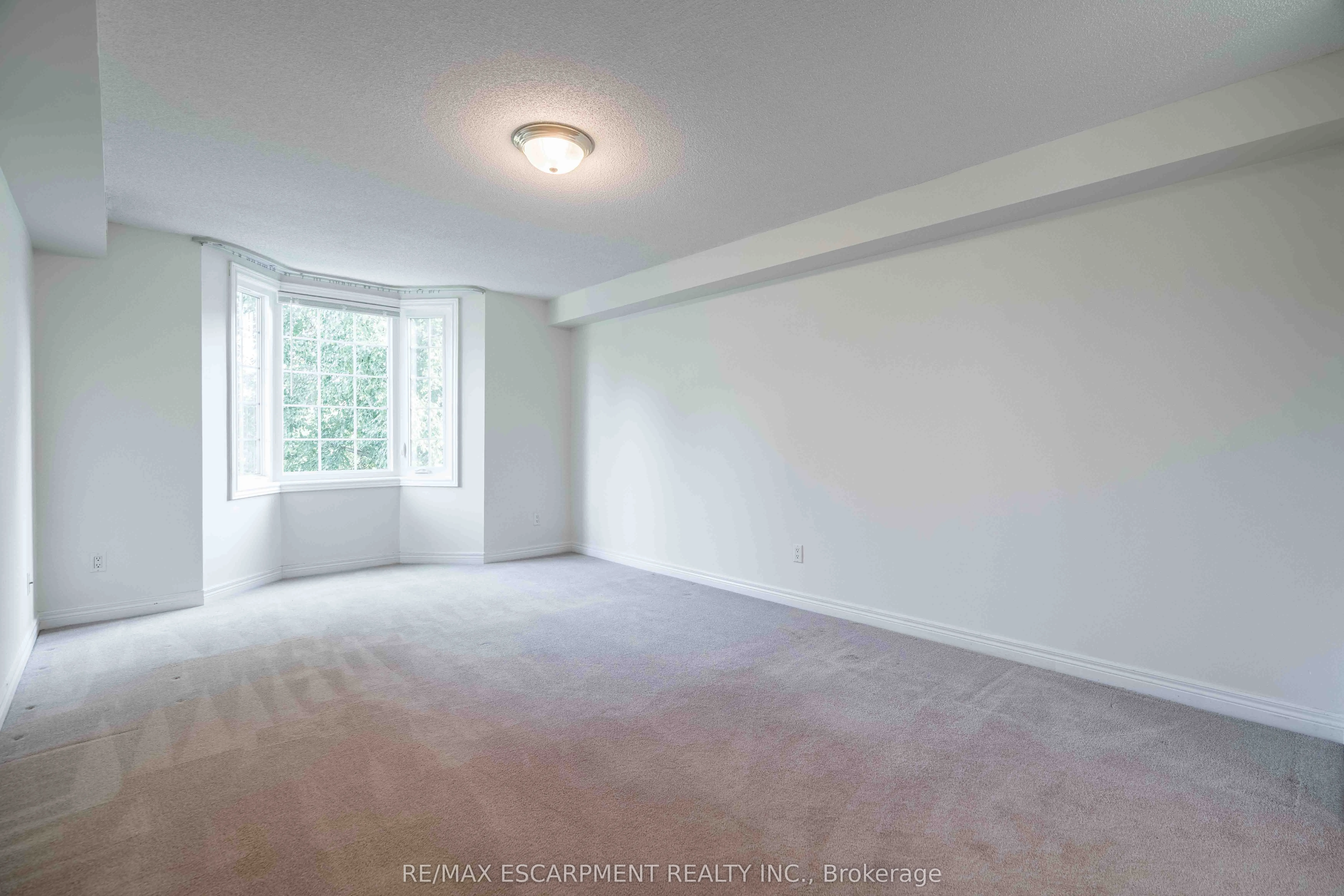980 Golf Links Road, #207