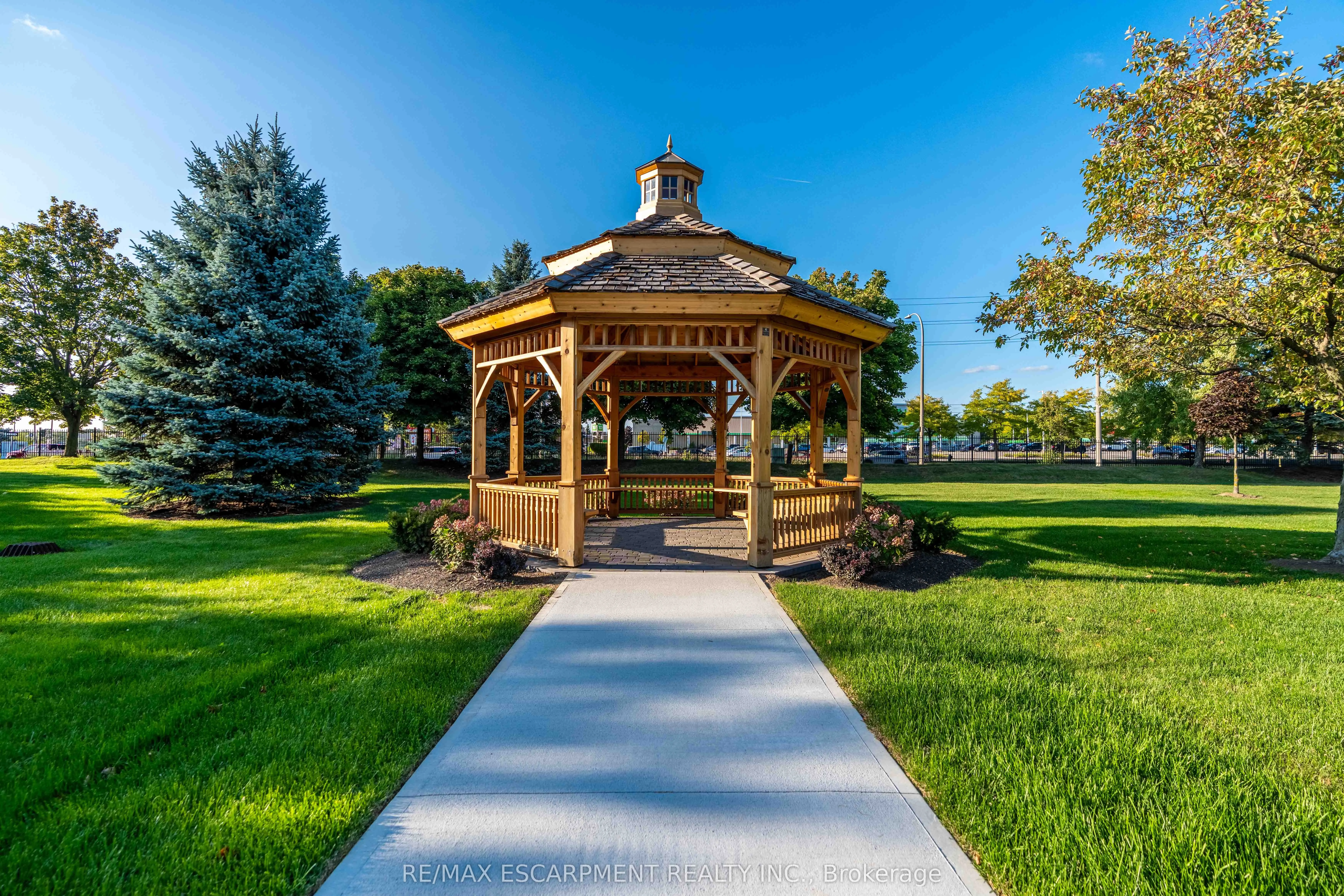 980 Golf Links Road, #207