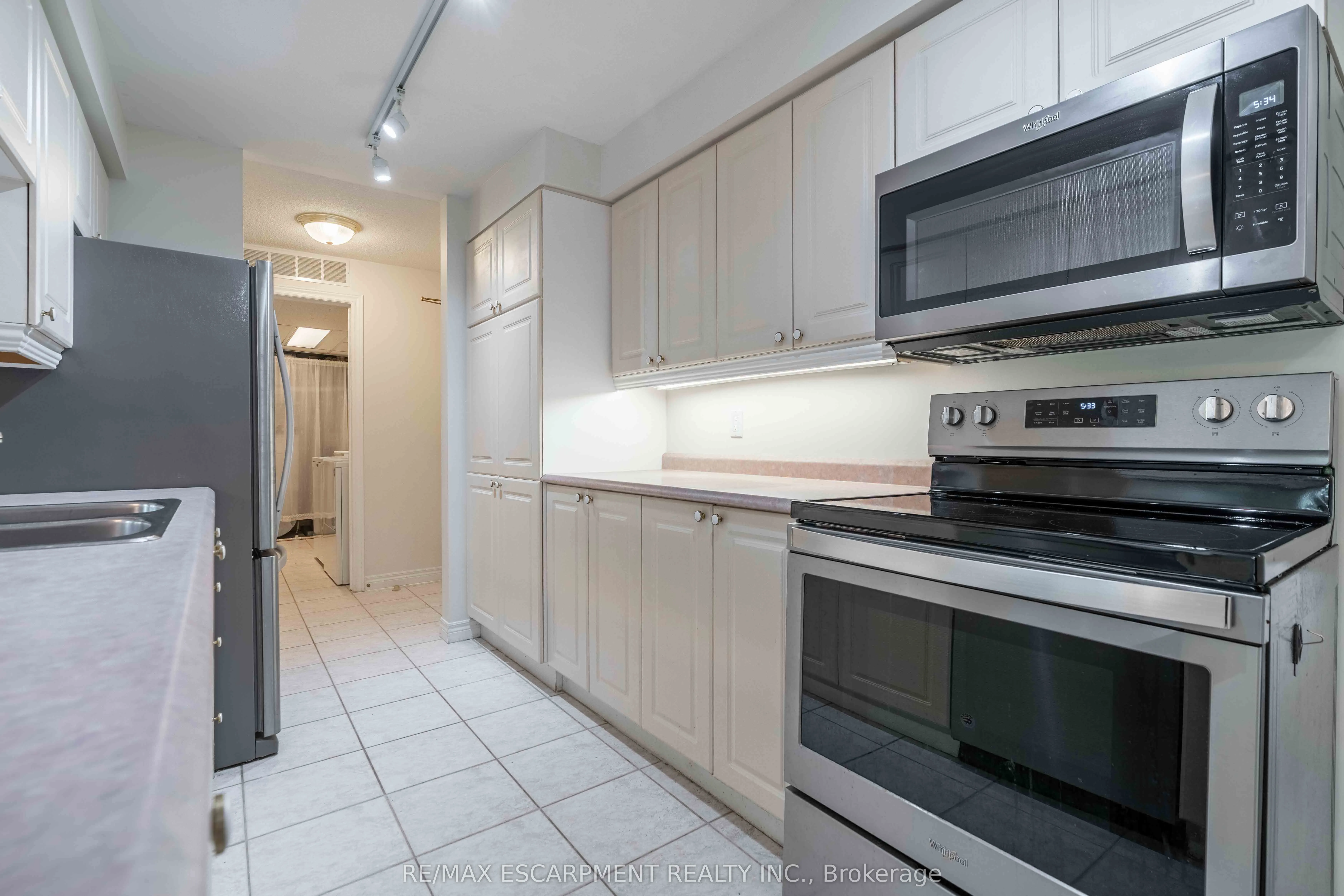 980 Golf Links Road, #207