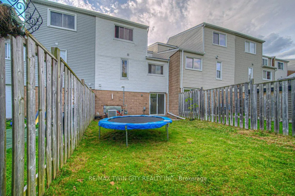 44 Frobisher Court