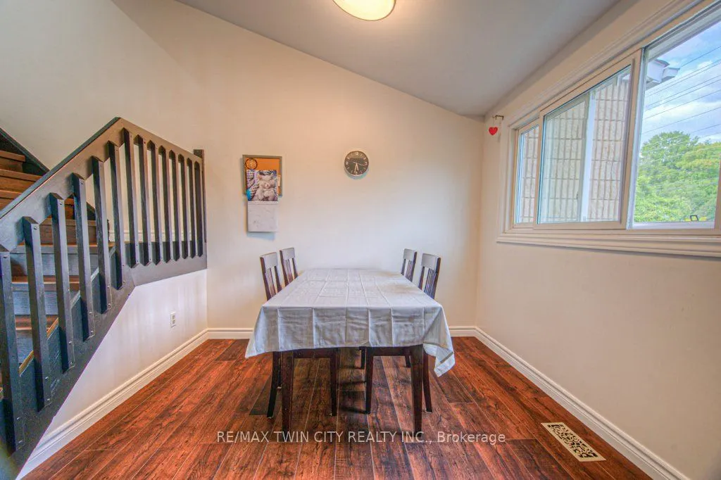 44 Frobisher Court