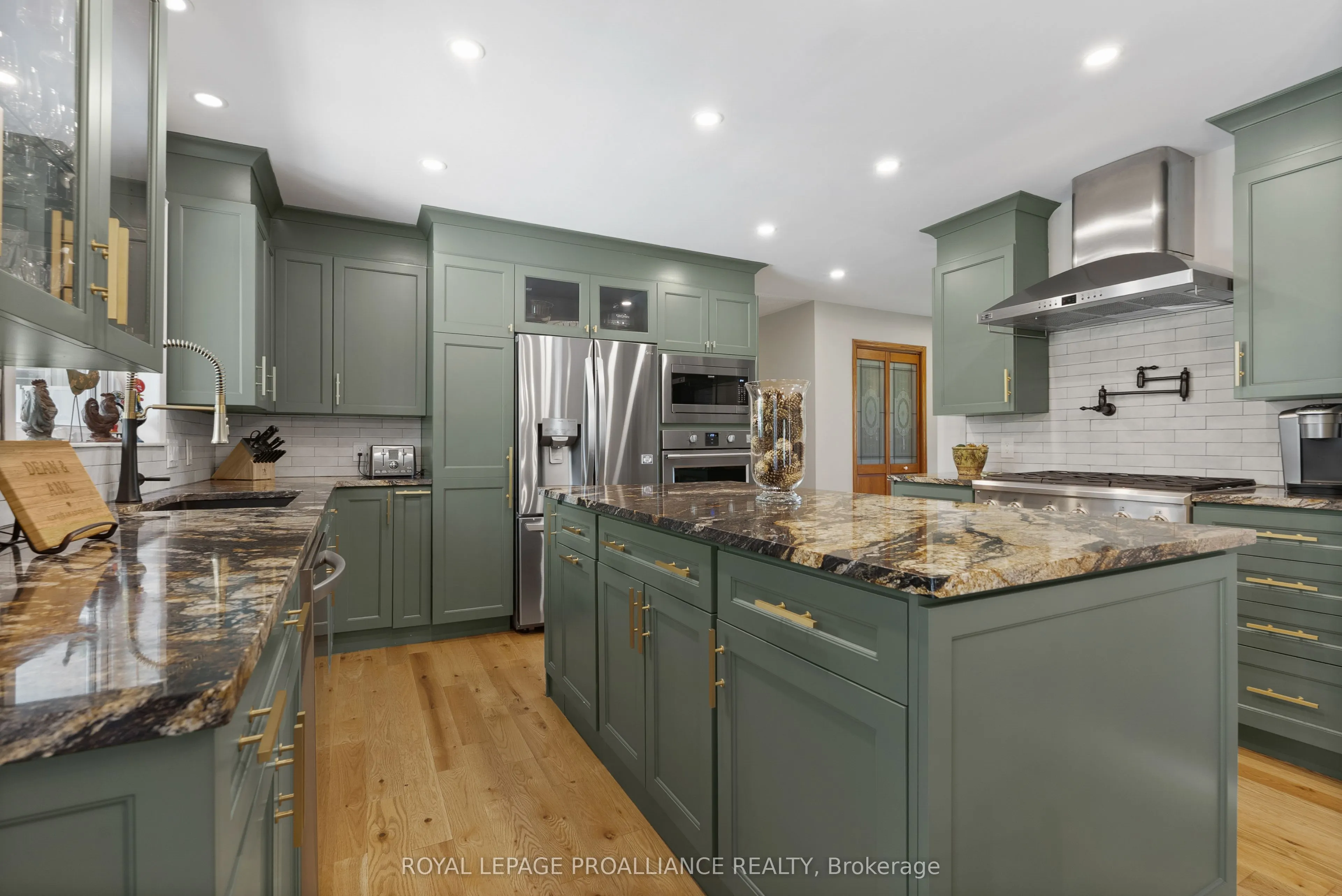 288 Edward Street W