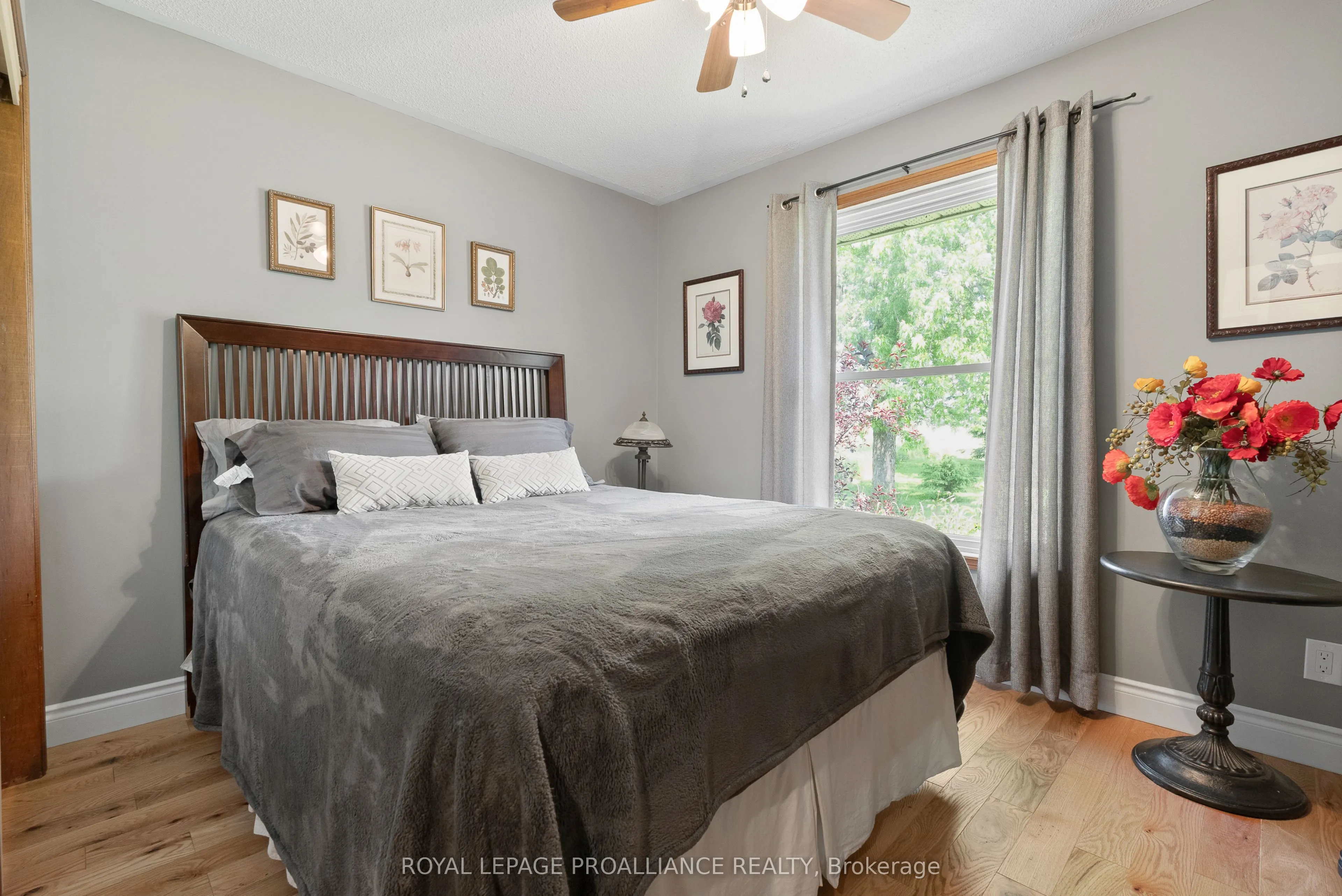 288 Edward Street W