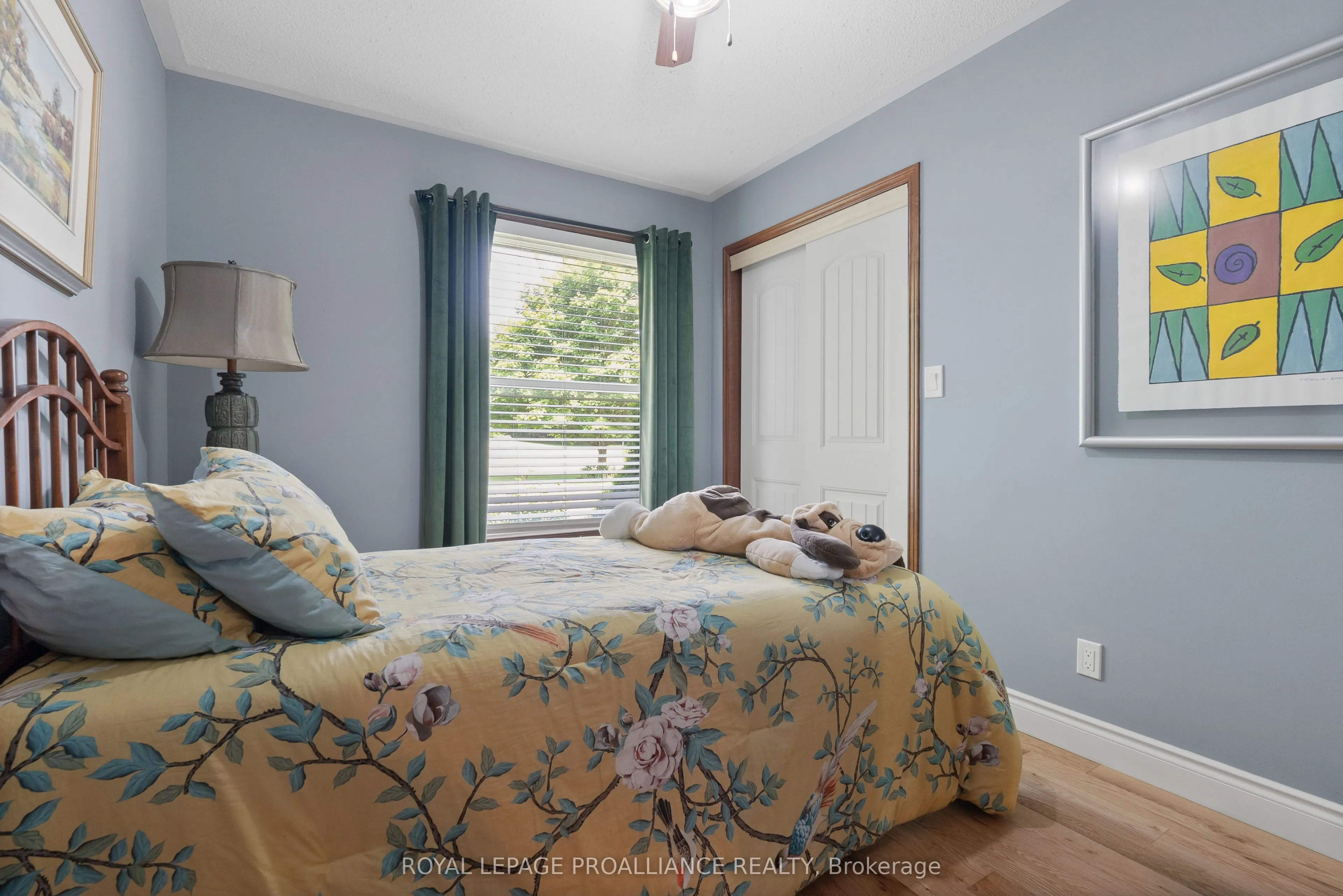 288 Edward Street W