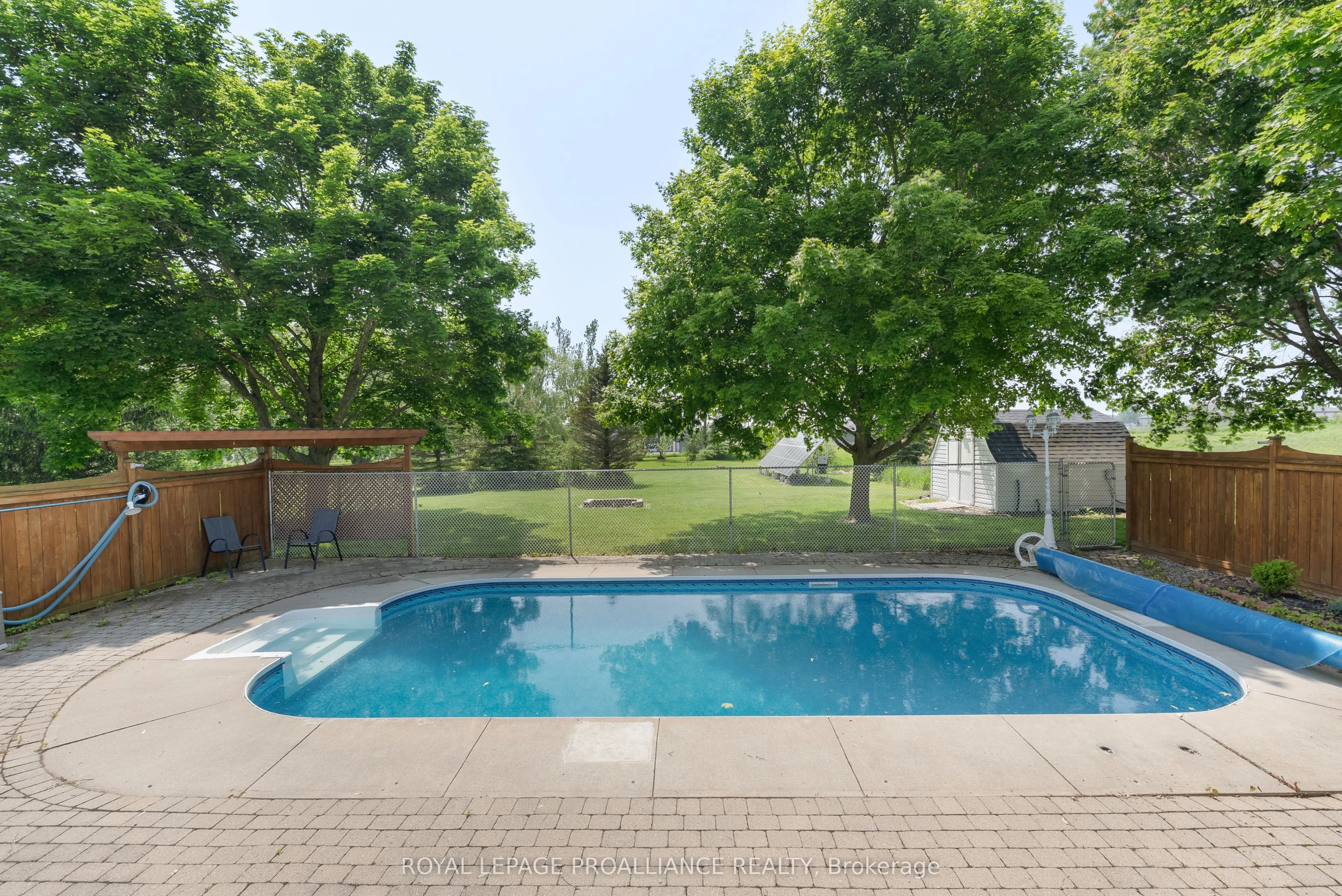 288 Edward Street W