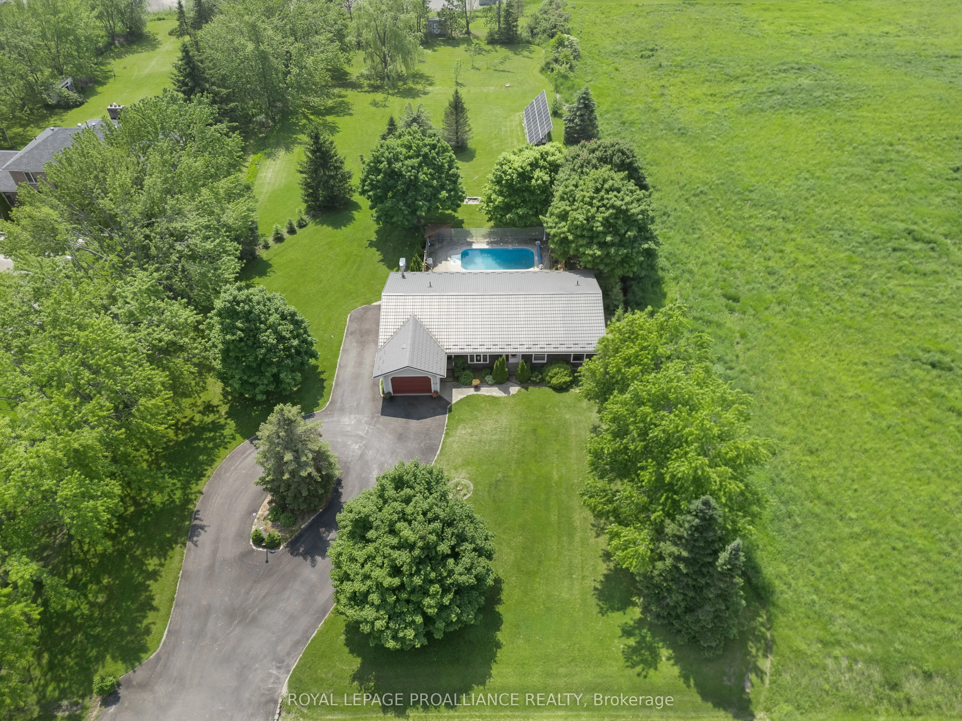 288 Edward Street W