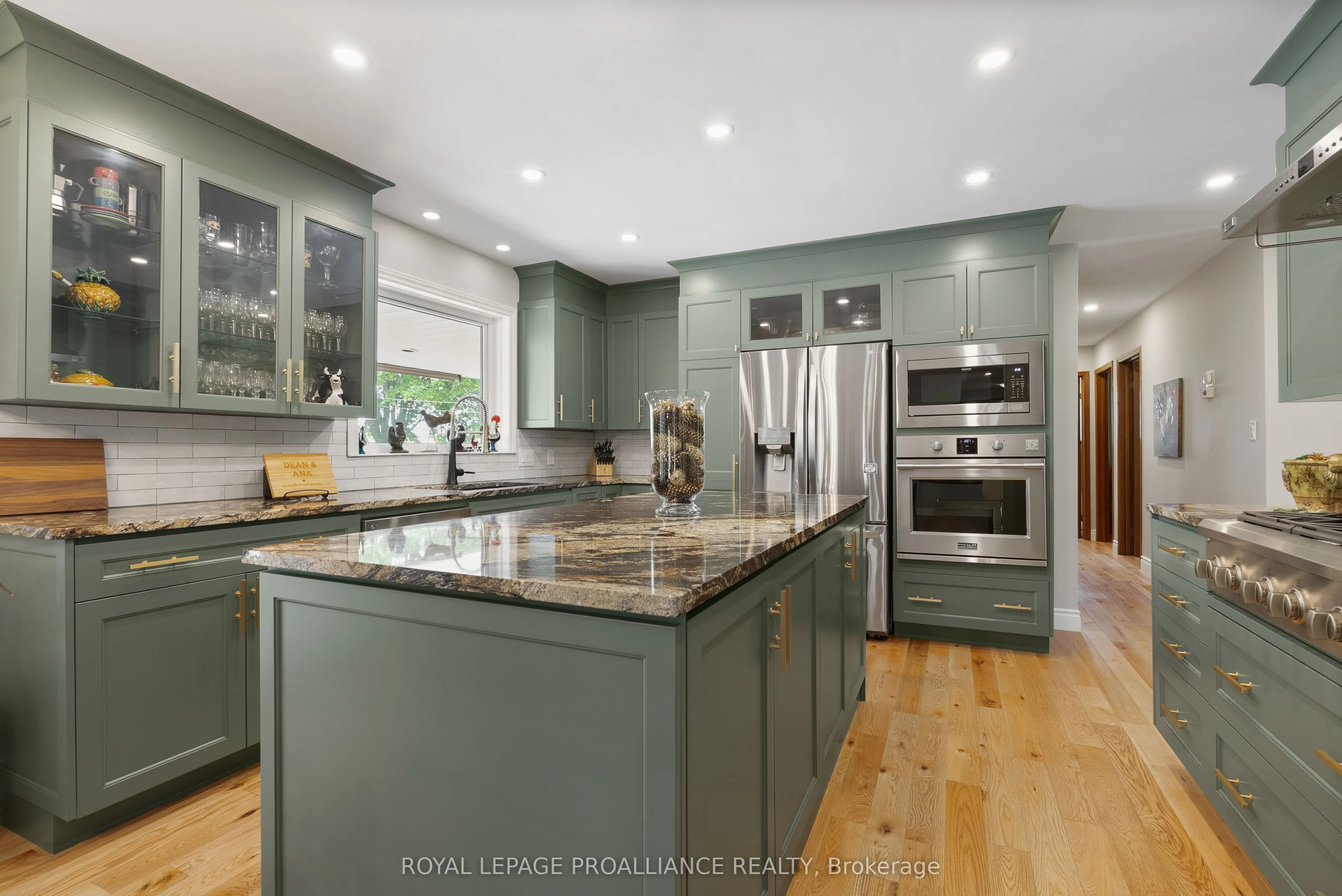 288 Edward Street W